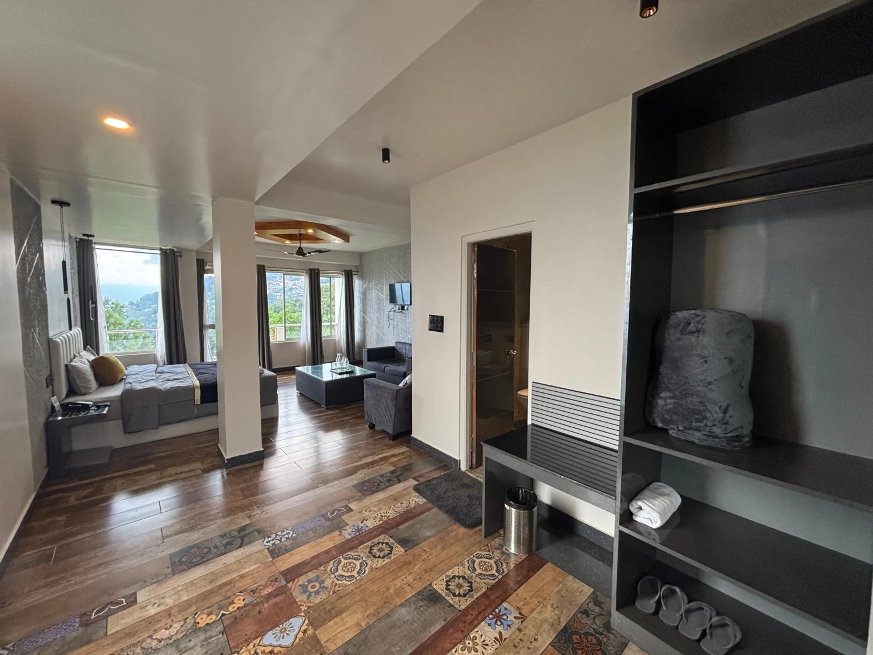 Photo of the whole room, Bed in Sood's Himalayan Vista