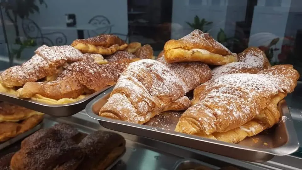 Breakfast in Four Winds B&B