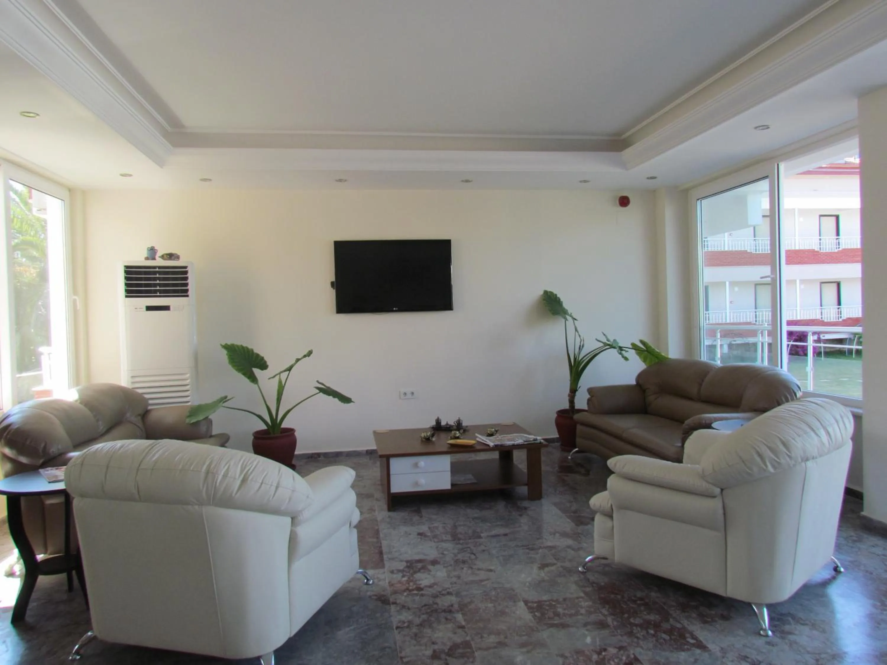Communal lounge/ TV room in Dalyan Palmiye Resort Hotel