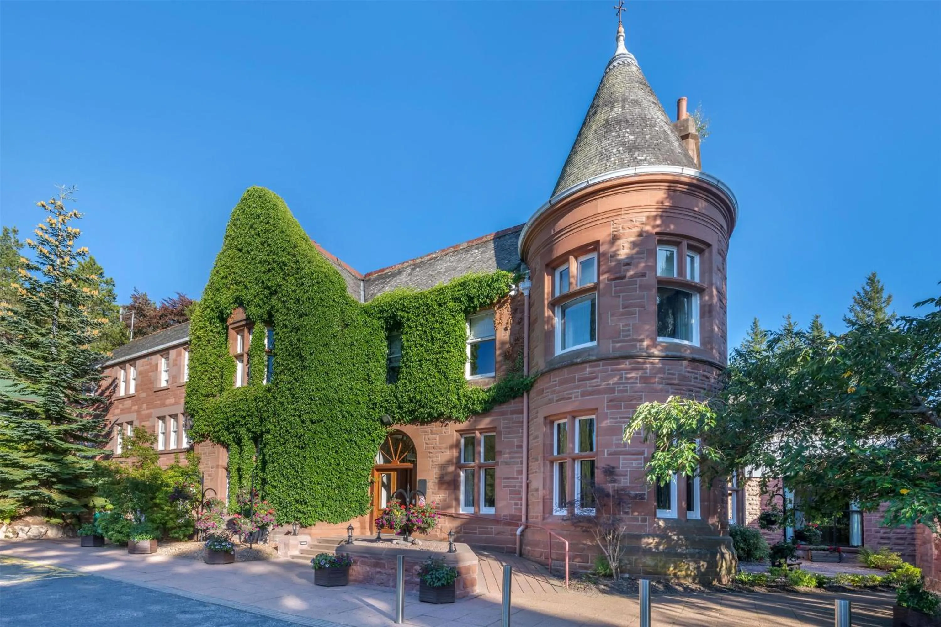 Property building in Hilton Grand Vacations Club Craigendarroch Suites Scotland