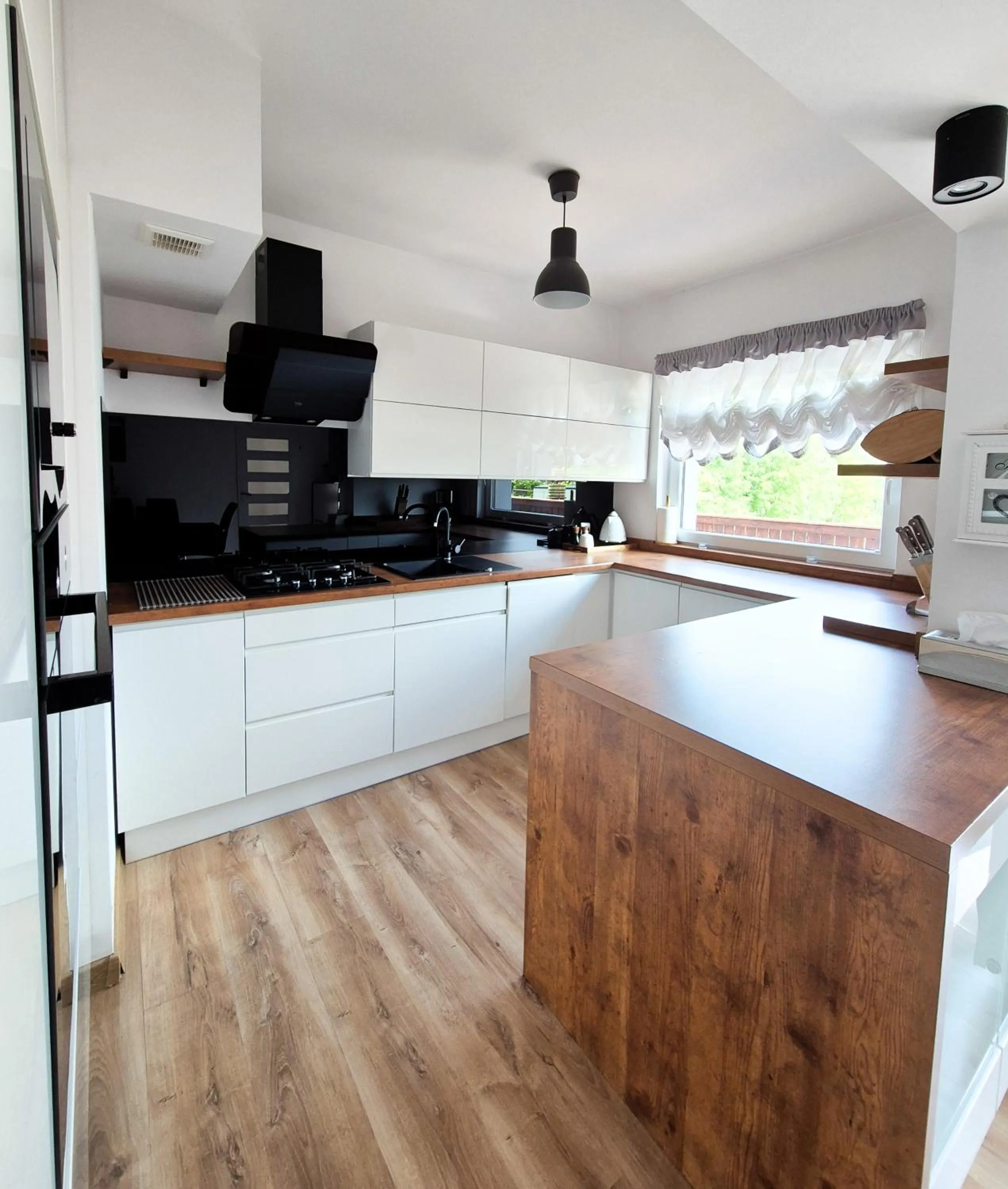 Kitchen or kitchenette in Apartamenty Alcatraz z jacuzzi