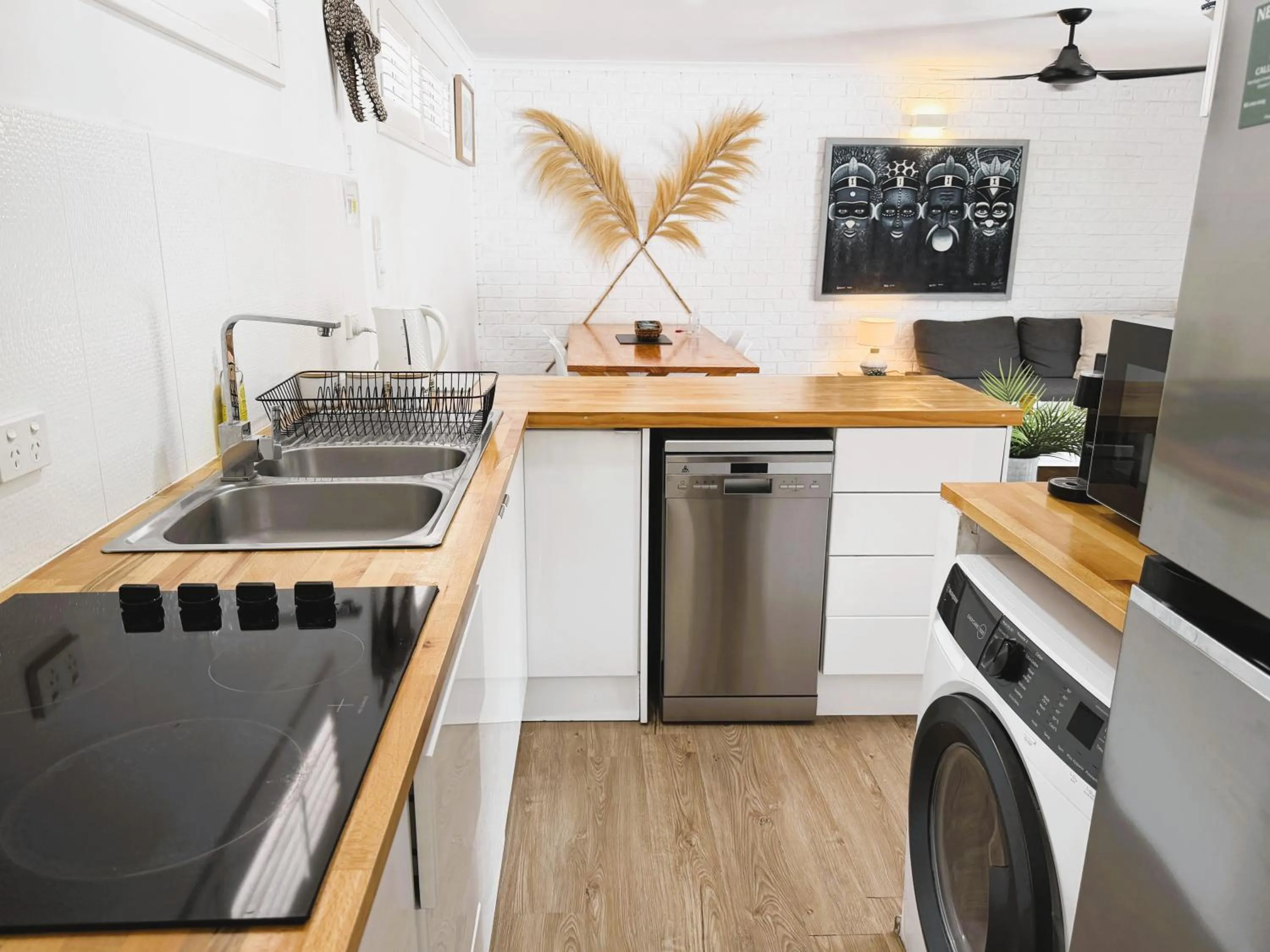 dishwasher in Lychee Tree Holiday Apartments