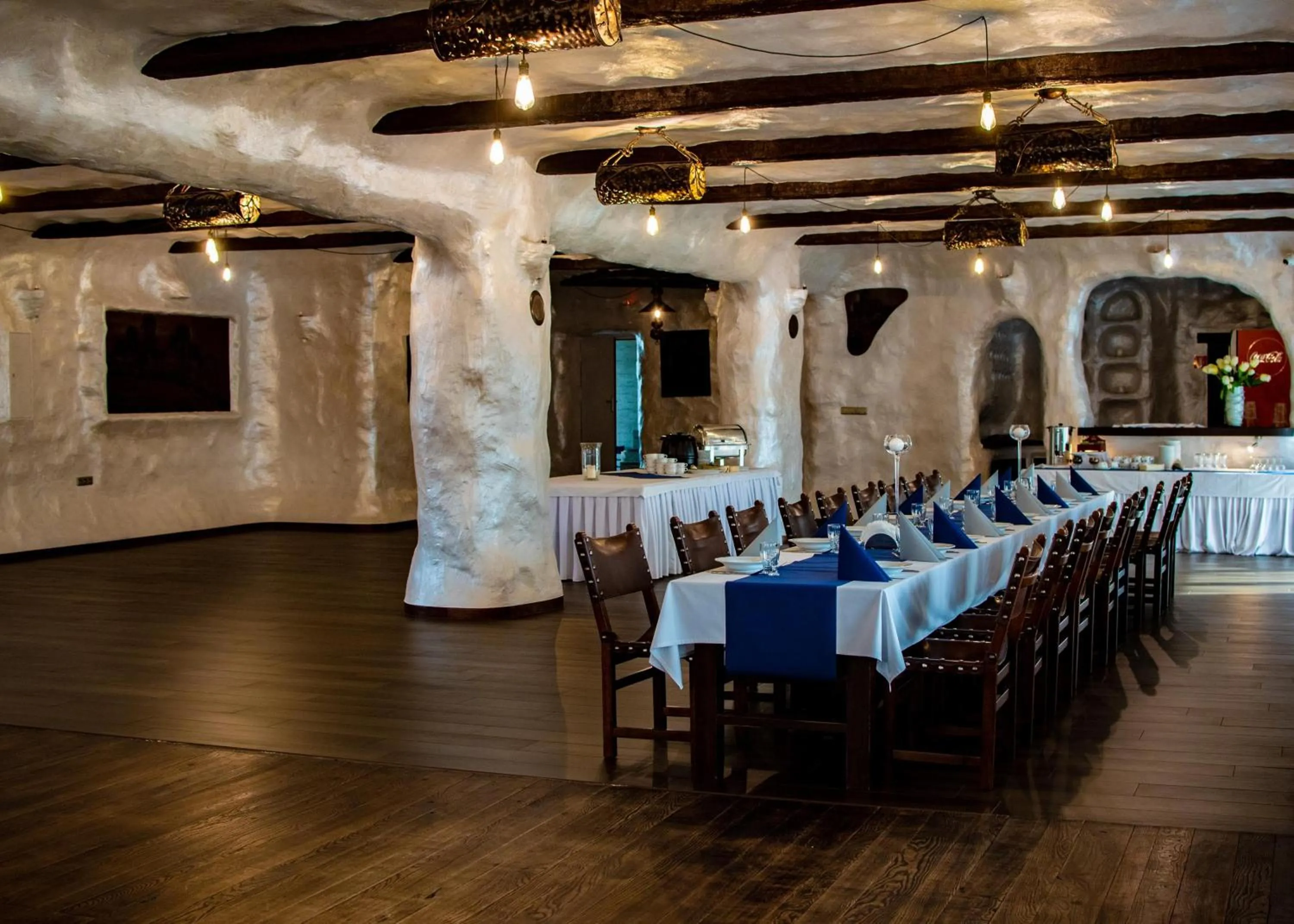 Restaurant/places to eat in Resort Jura