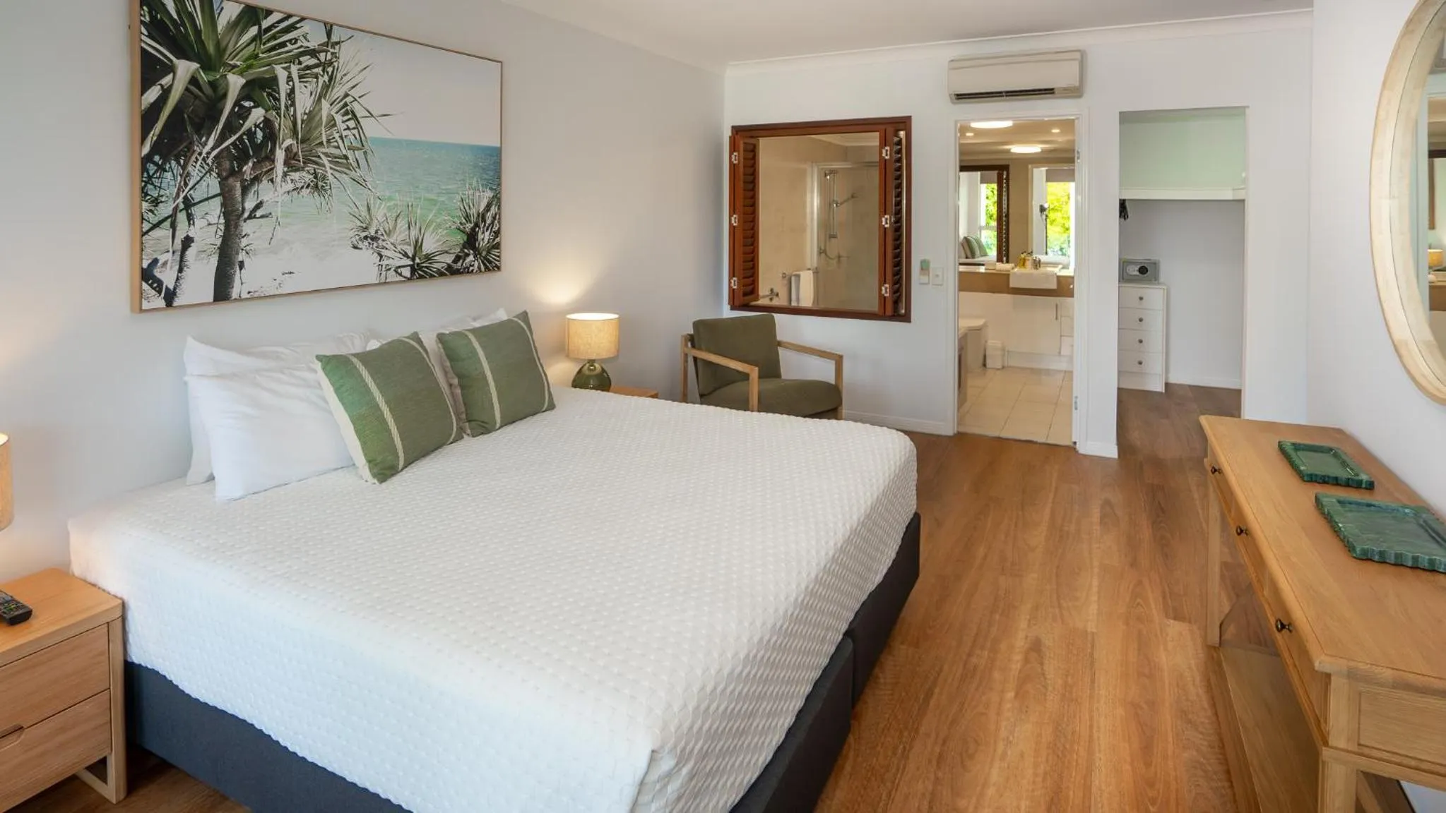 Bedroom, Bed in Waters Edge Apartment Cairns