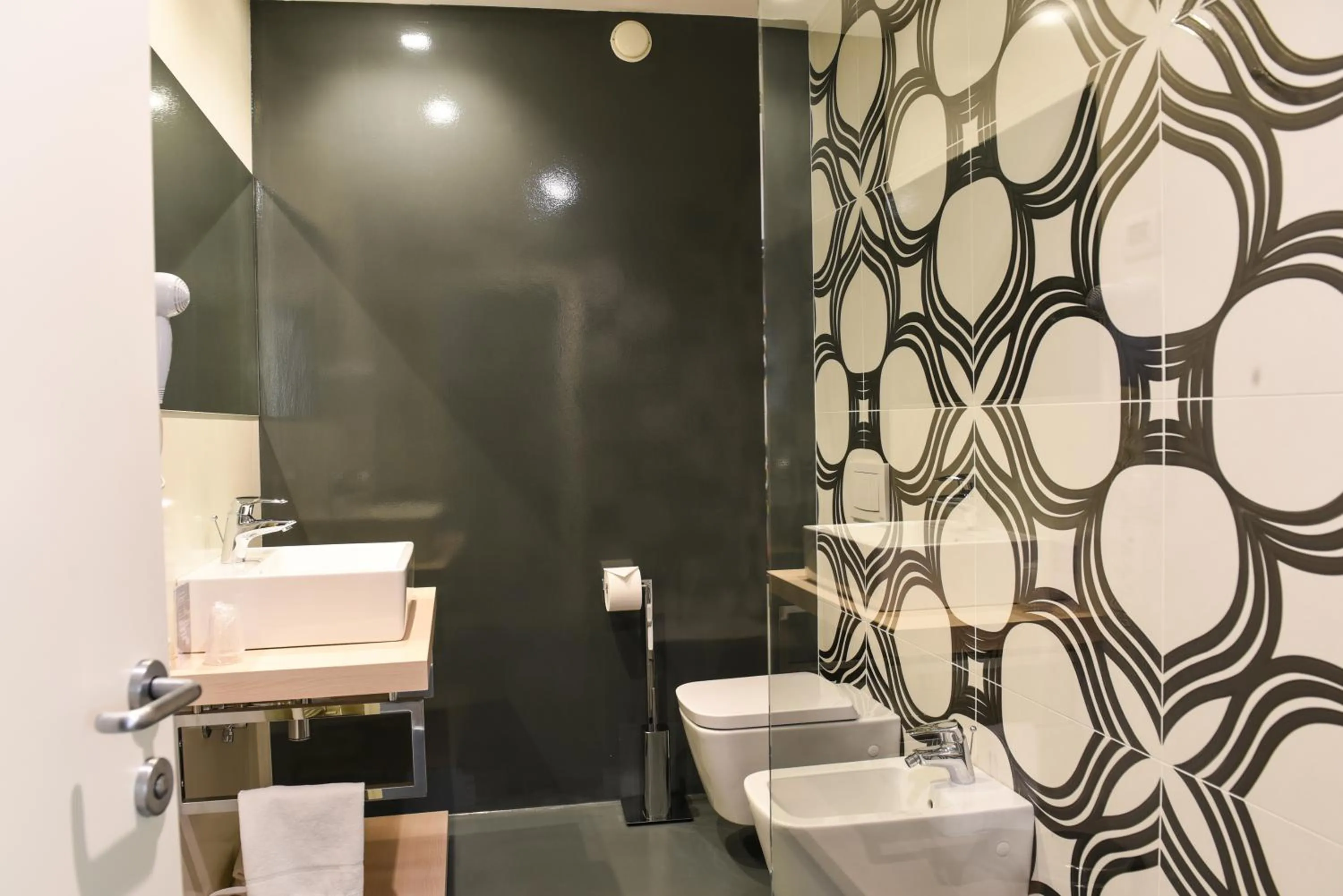 Shower in On The Rock