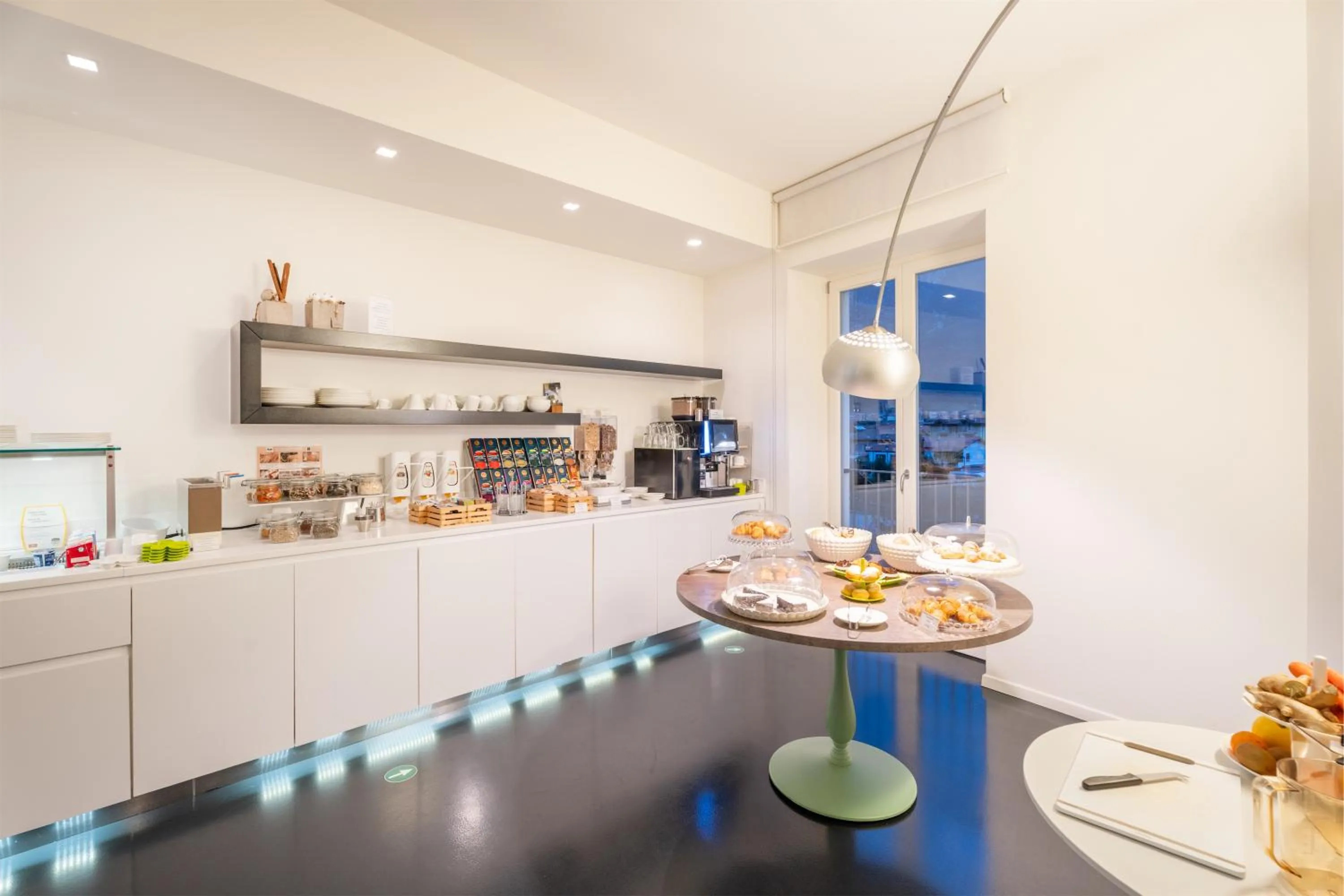 Breakfast in On The Rock