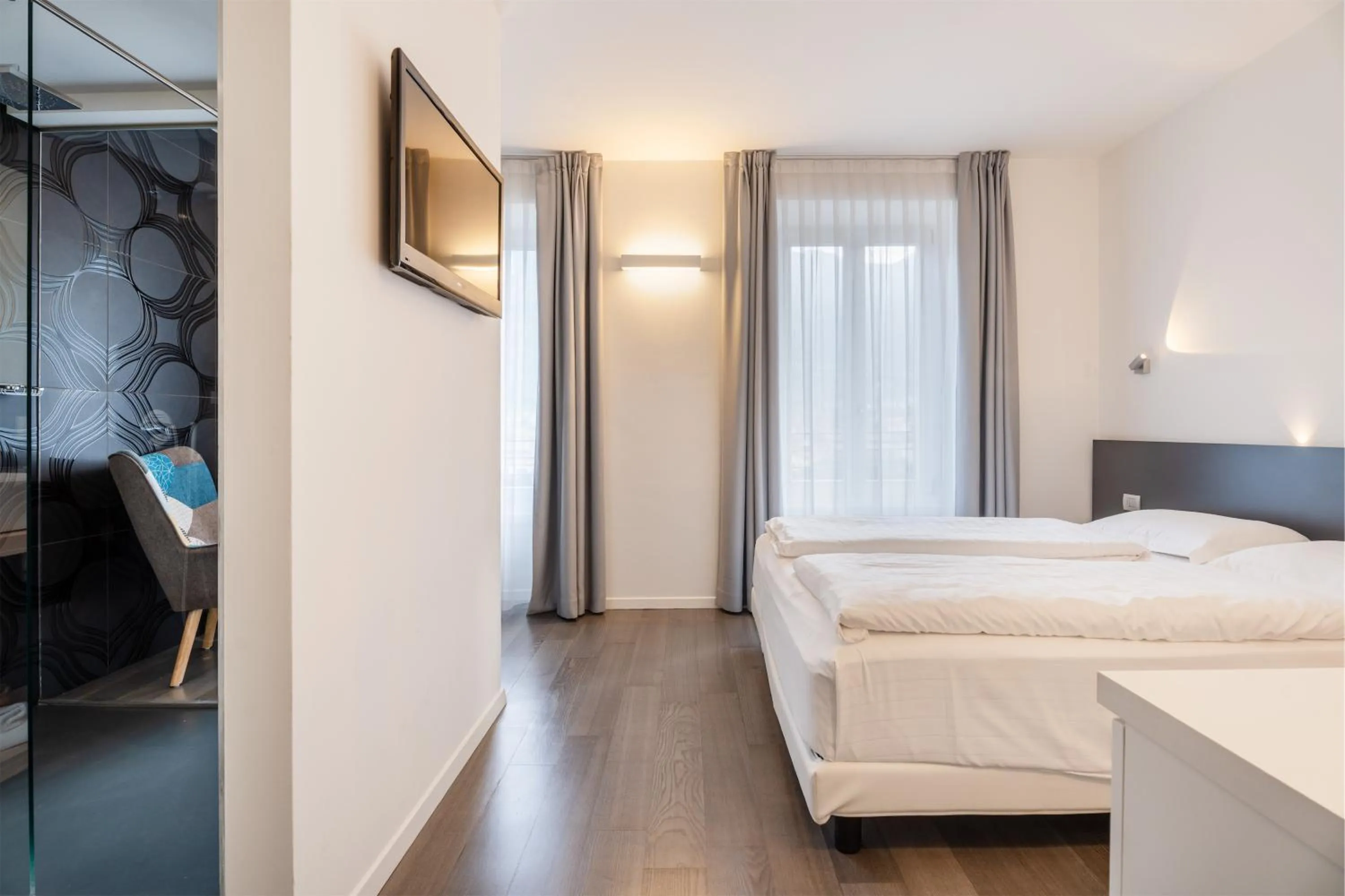 Bedroom, Bed in On The Rock