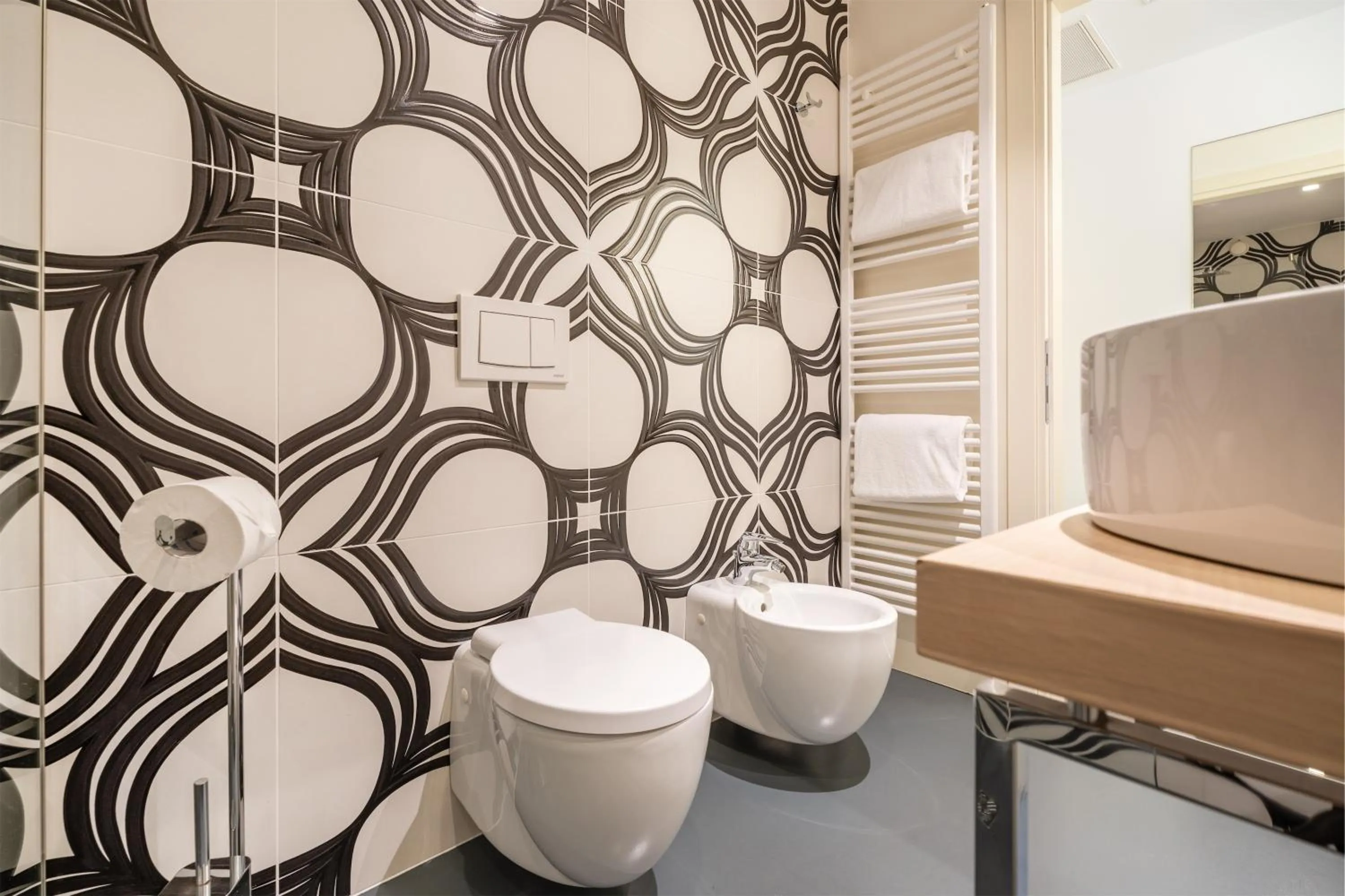 Toilet in On The Rock