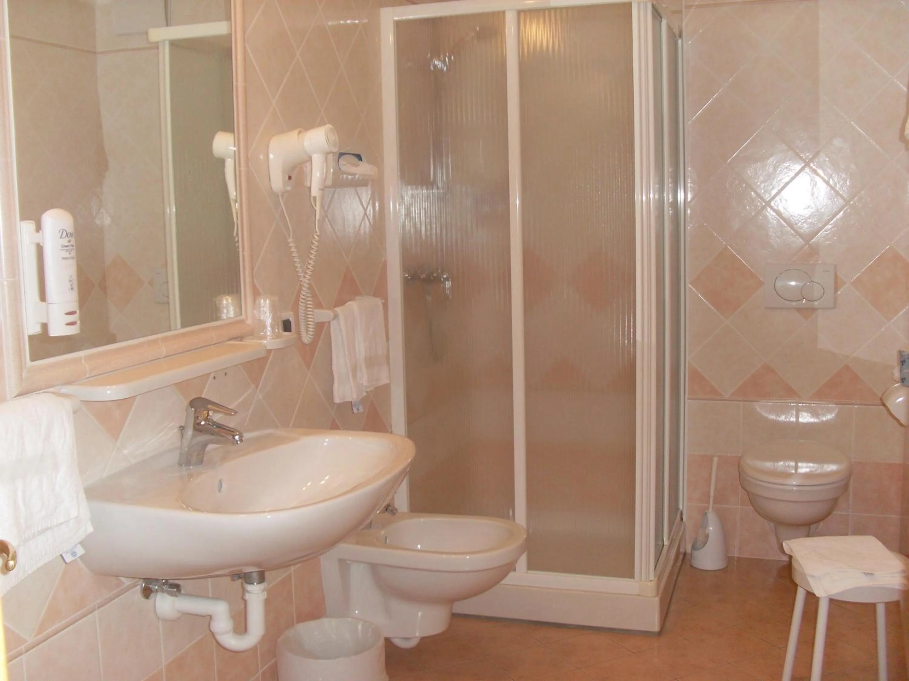 Bathroom in Garnì Lago Alpino