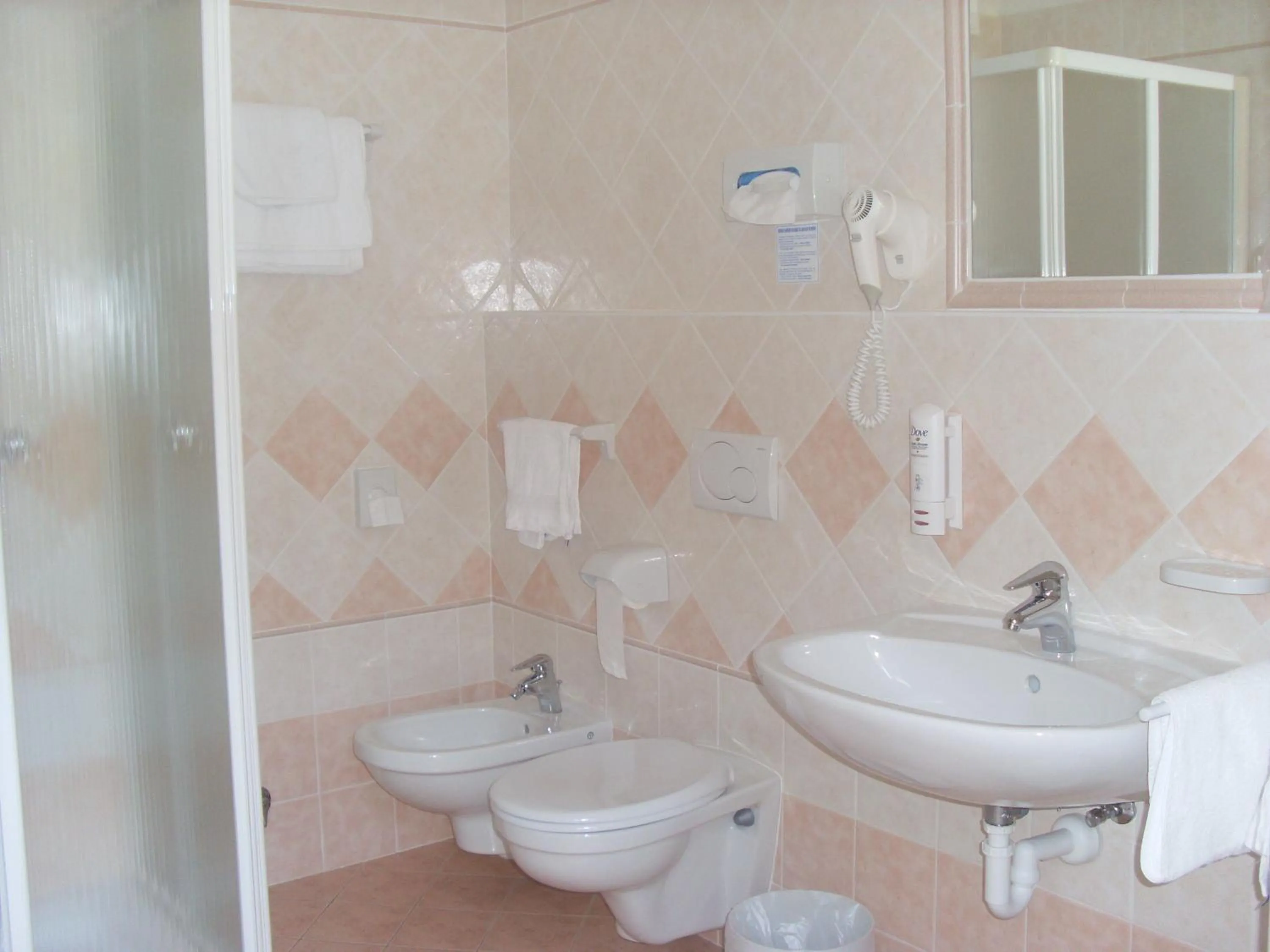 Bathroom in Garnì Lago Alpino