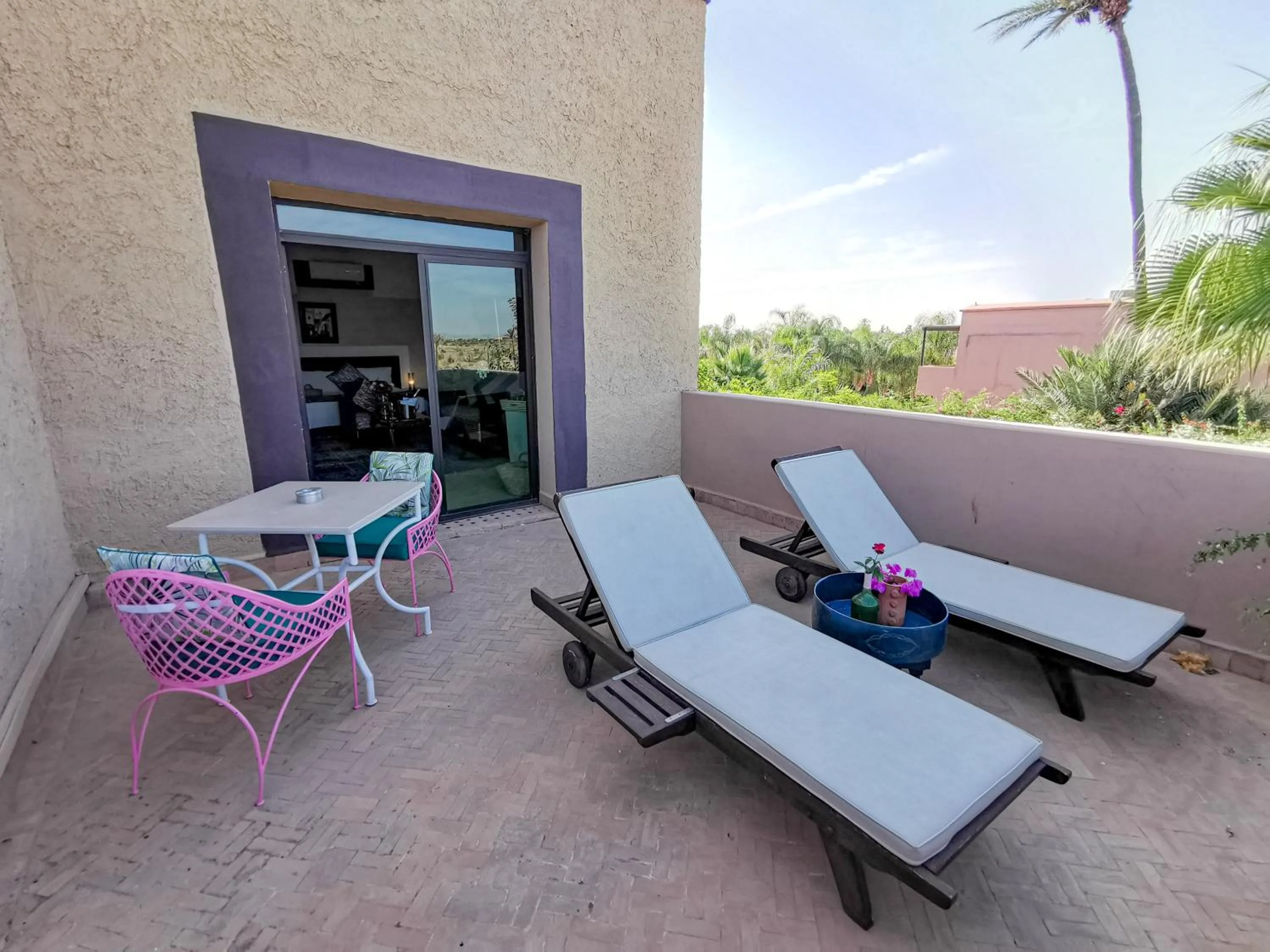 Patio in La Villa Des Golfs & PinkCactus