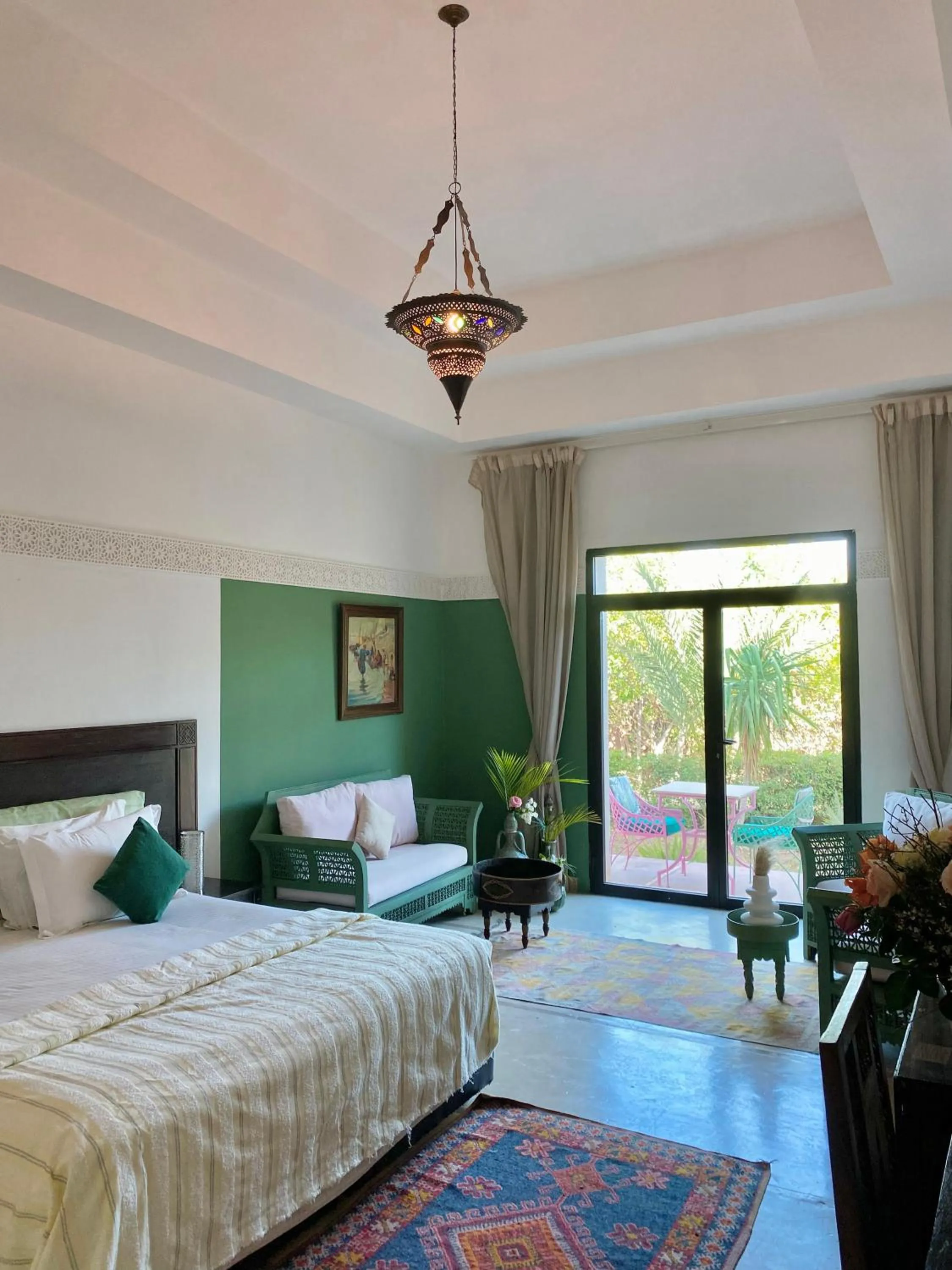 Photo of the whole room, Bed in La Villa Des Golfs & PinkCactus