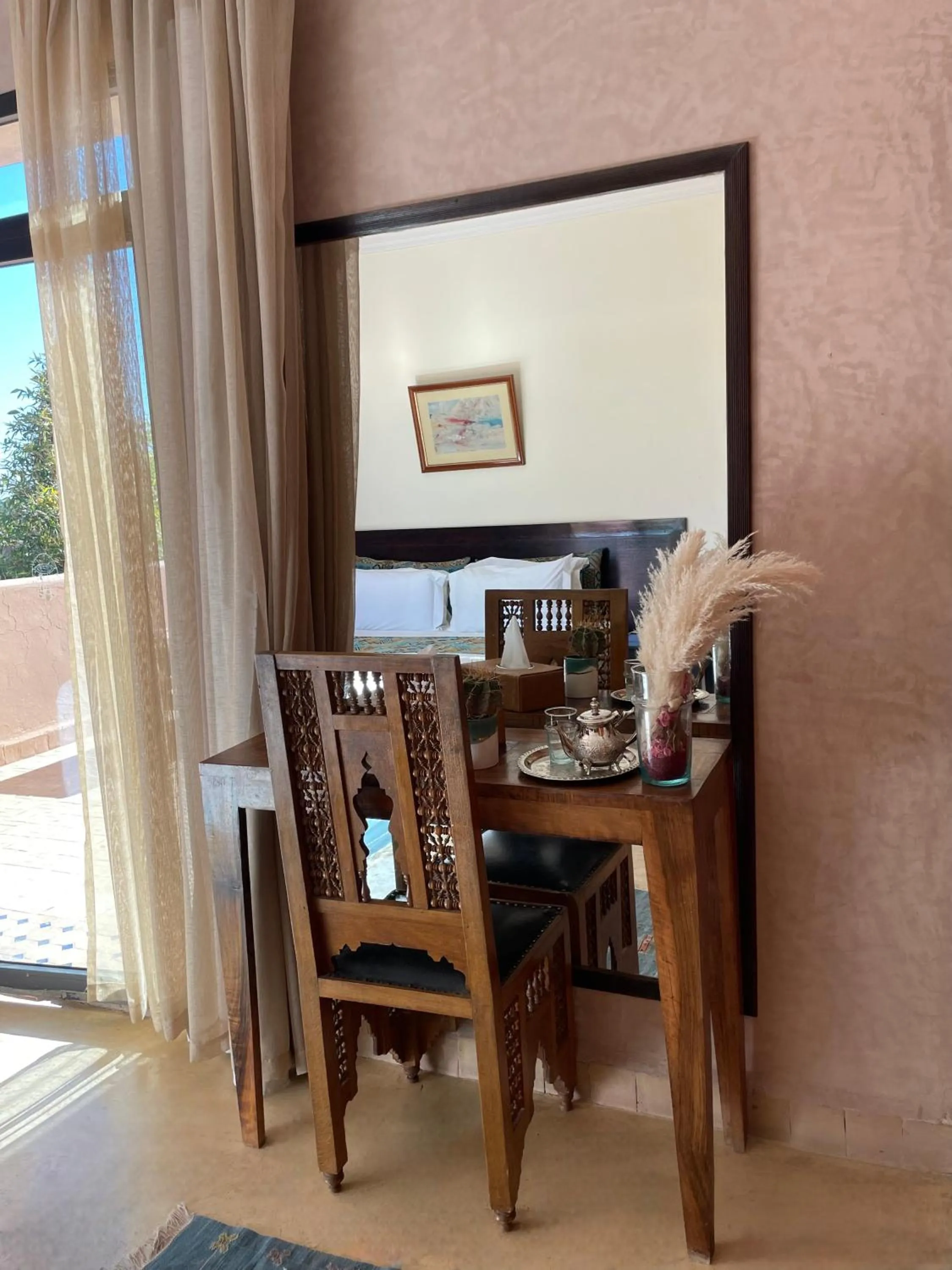 Seating area in La Villa Des Golfs & PinkCactus