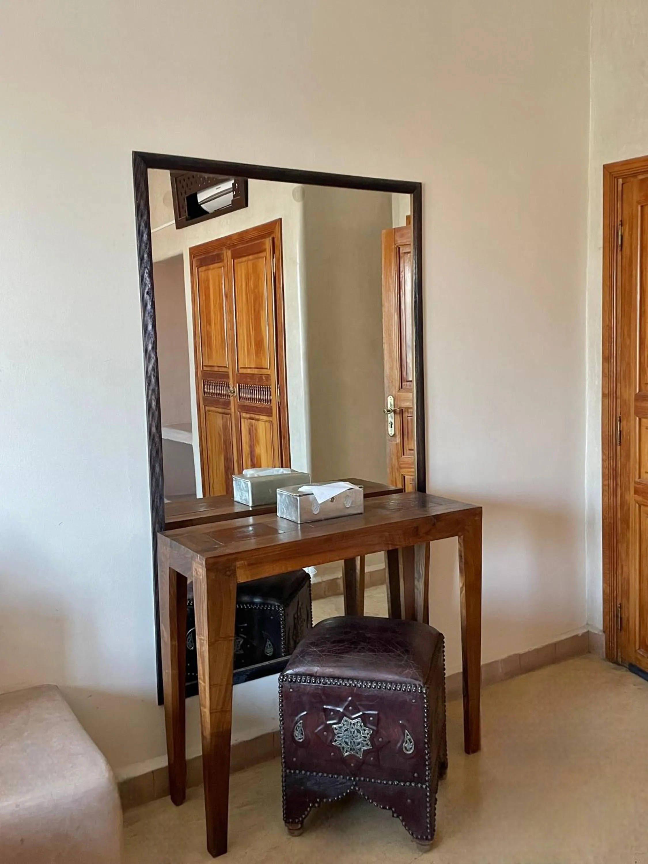 hair dresser in La Villa Des Golfs & PinkCactus