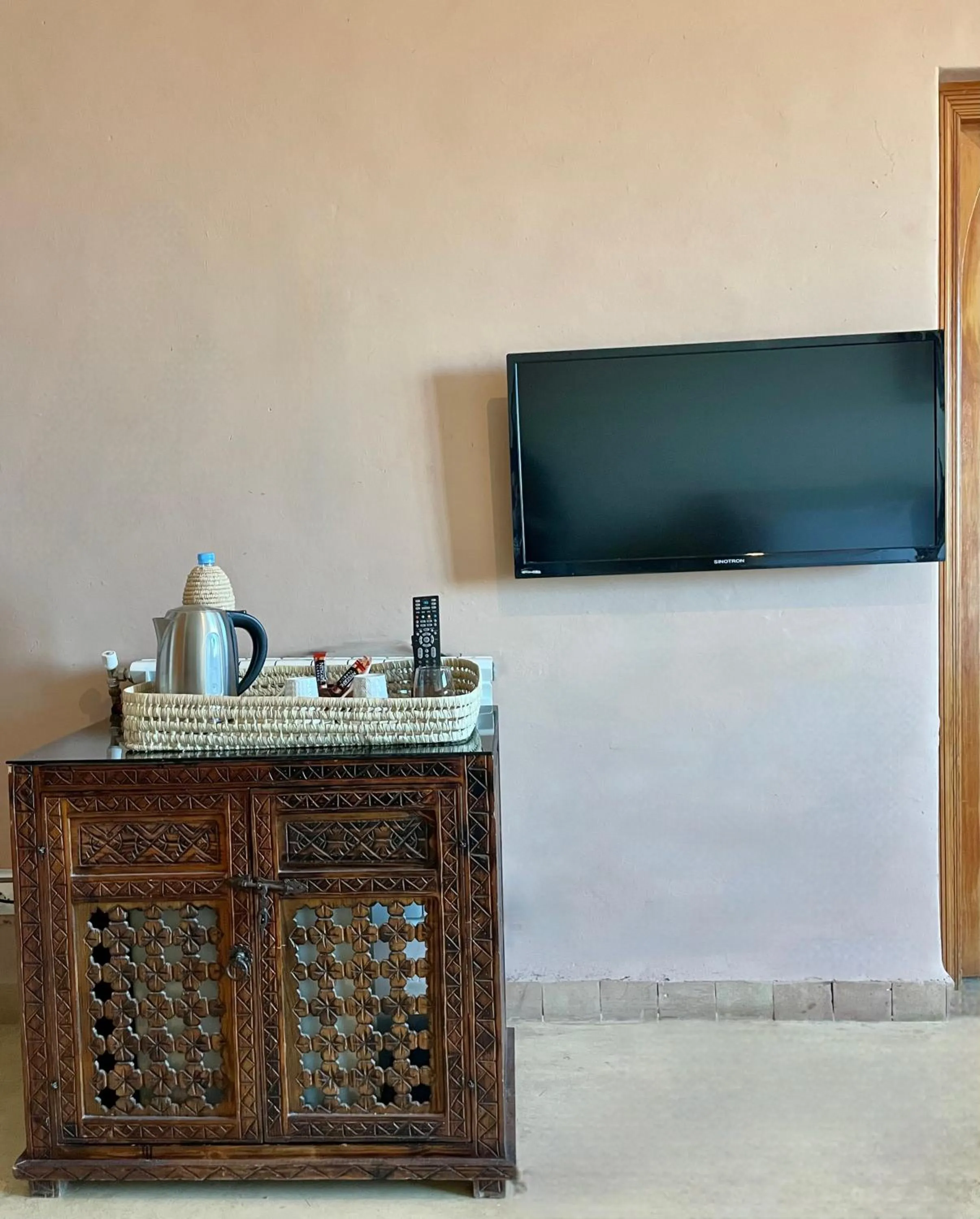 TV and multimedia in La Villa Des Golfs & PinkCactus