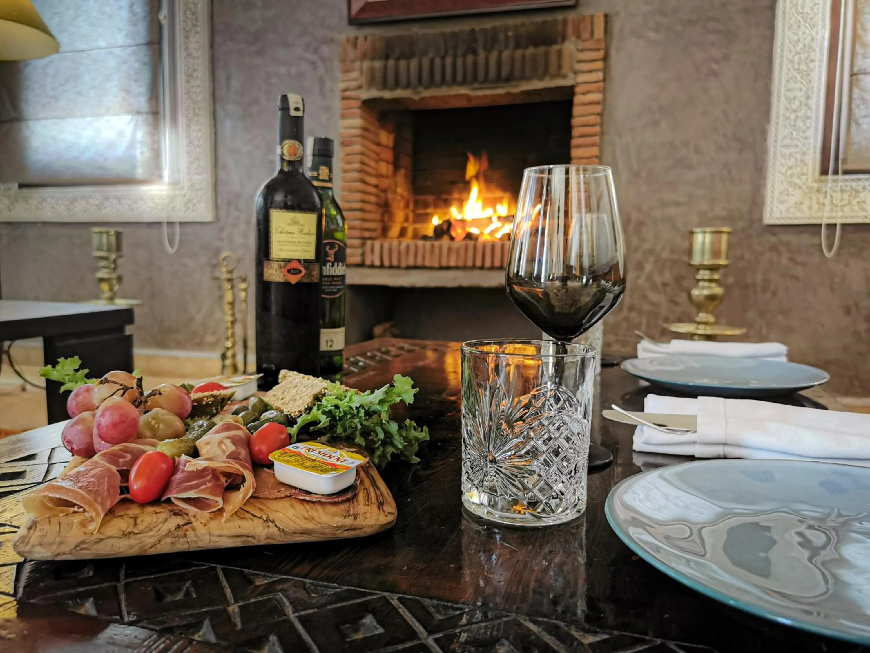 Food and drinks in La Villa Des Golfs & PinkCactus