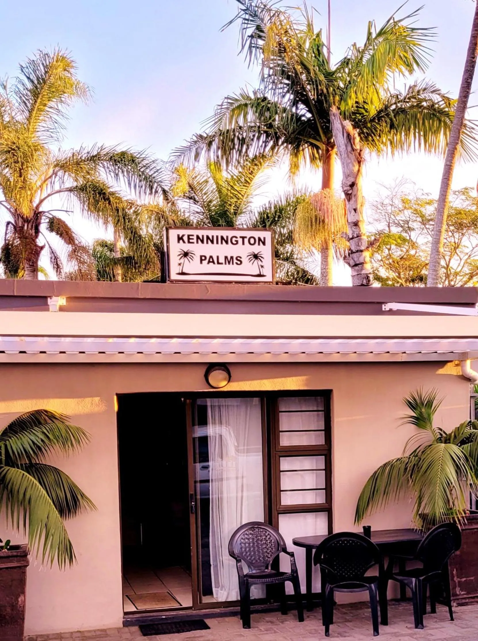 Property building in Kennington Palms B&B/Self Catering