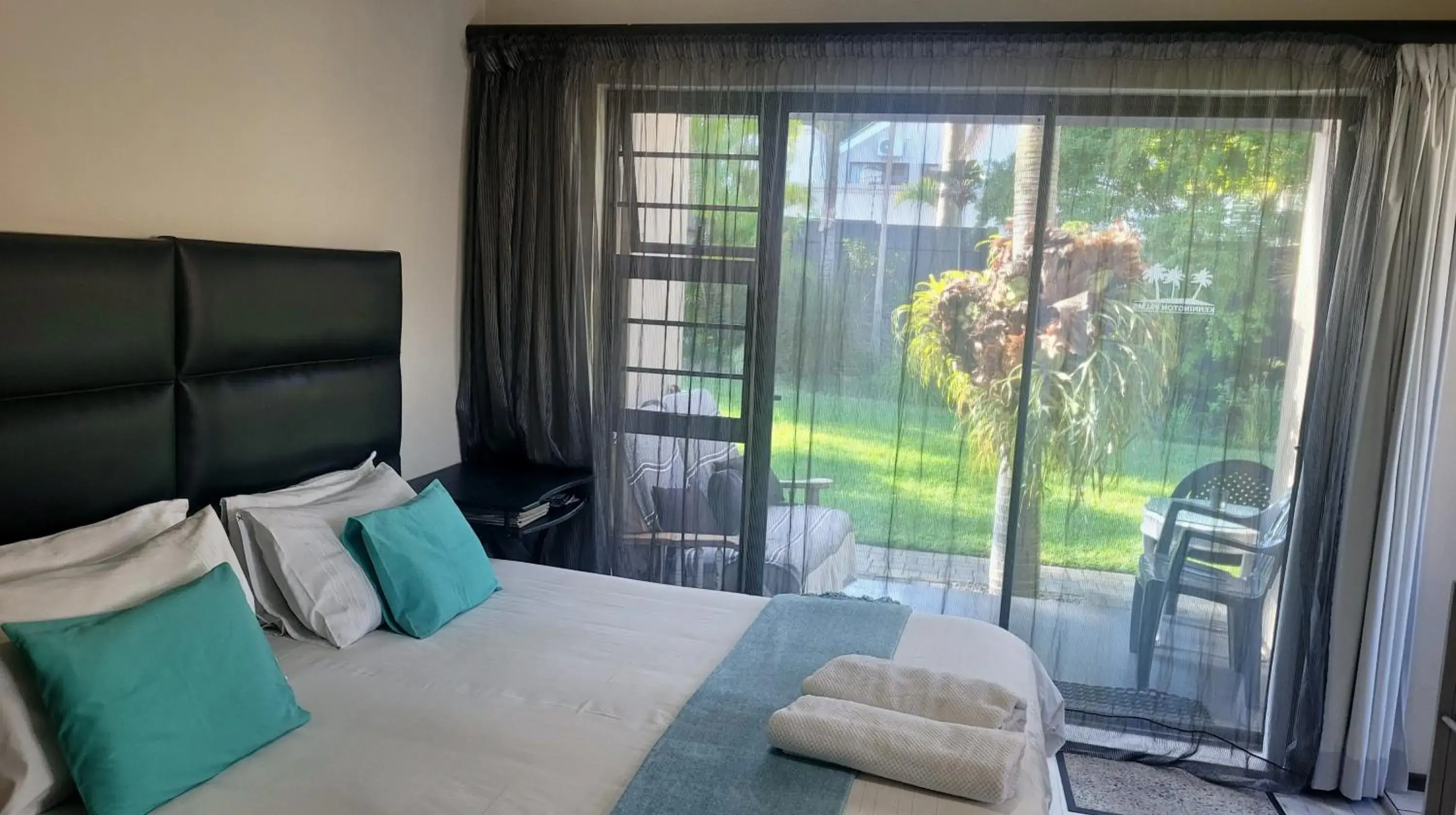 Bed in Kennington Palms B&B/Self Catering Bed in Kennington Palms B&B/Self Catering