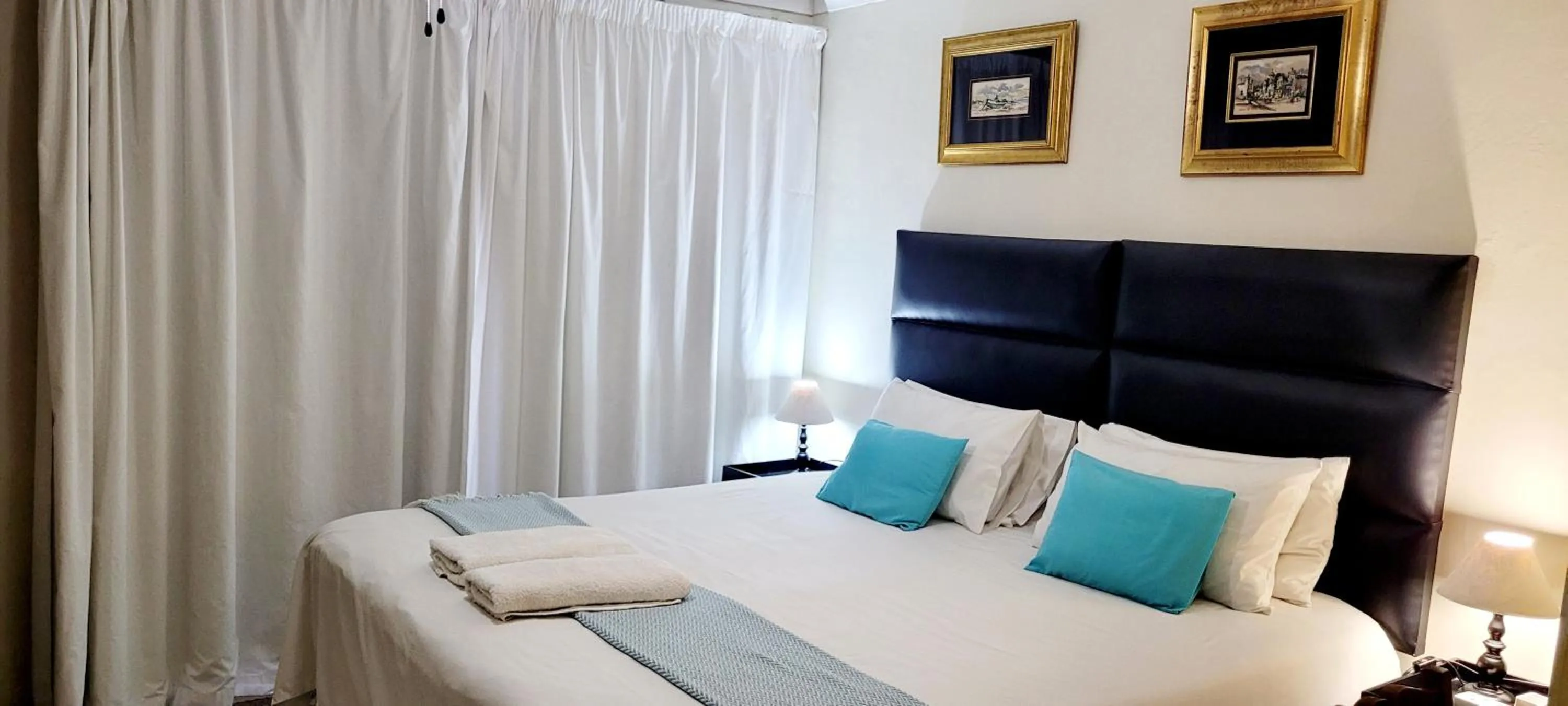 Bed in Kennington Palms B&B/Self Catering