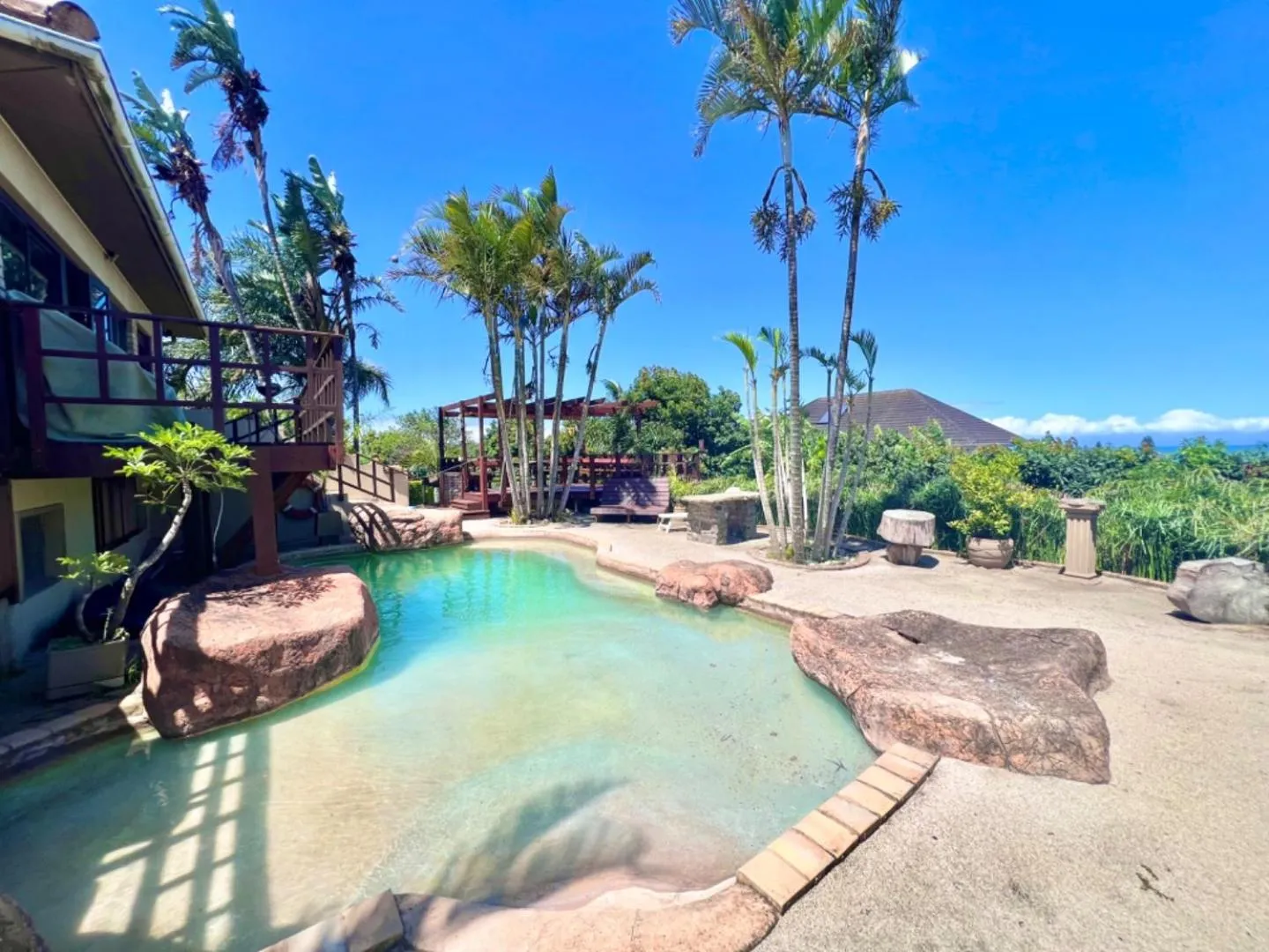 Swimming pool in Hoylake Inn