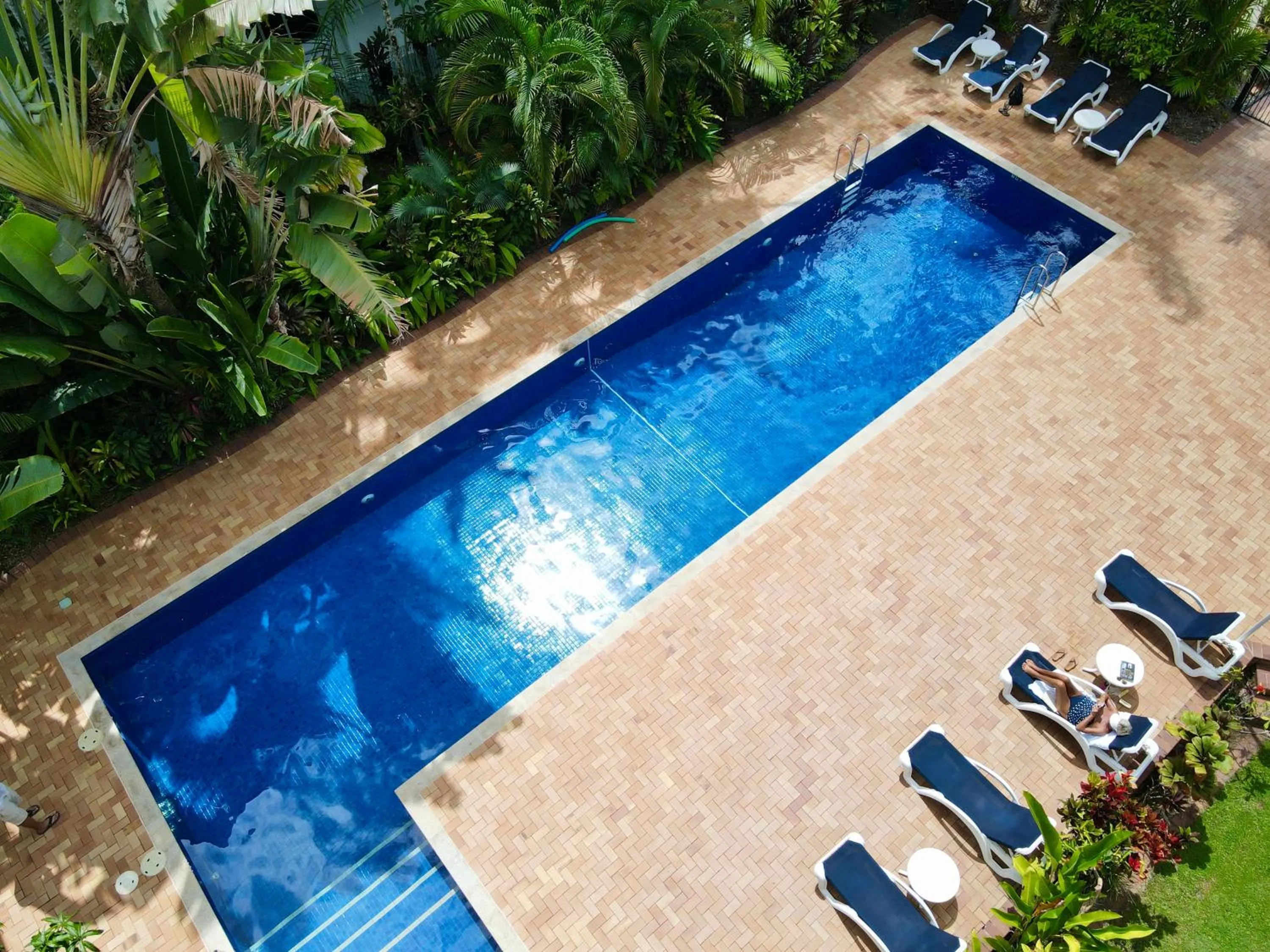 Swimming pool in Agincourt Beachfront Apartments