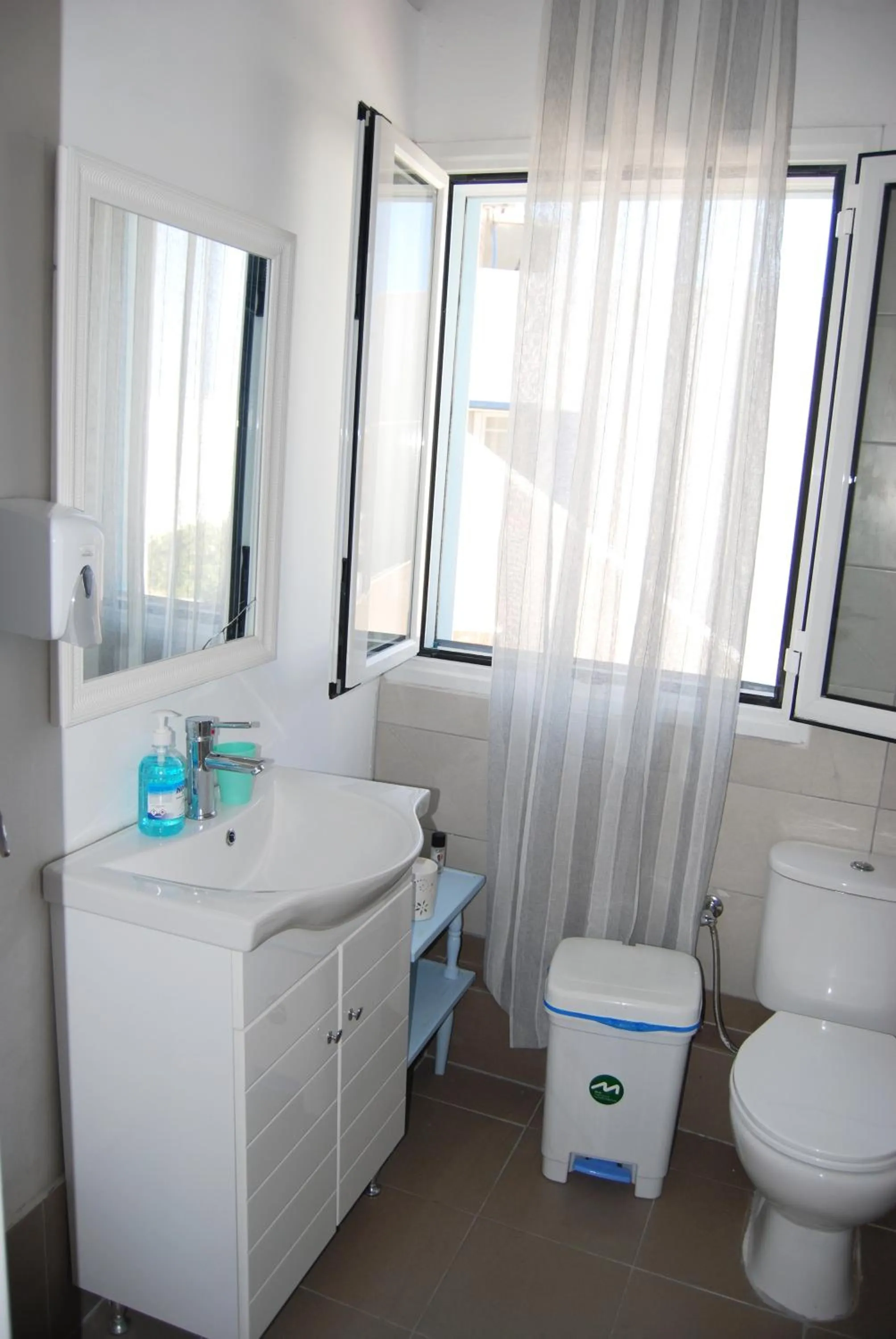 Shower in Grandma Vasiliki Rooms To Let