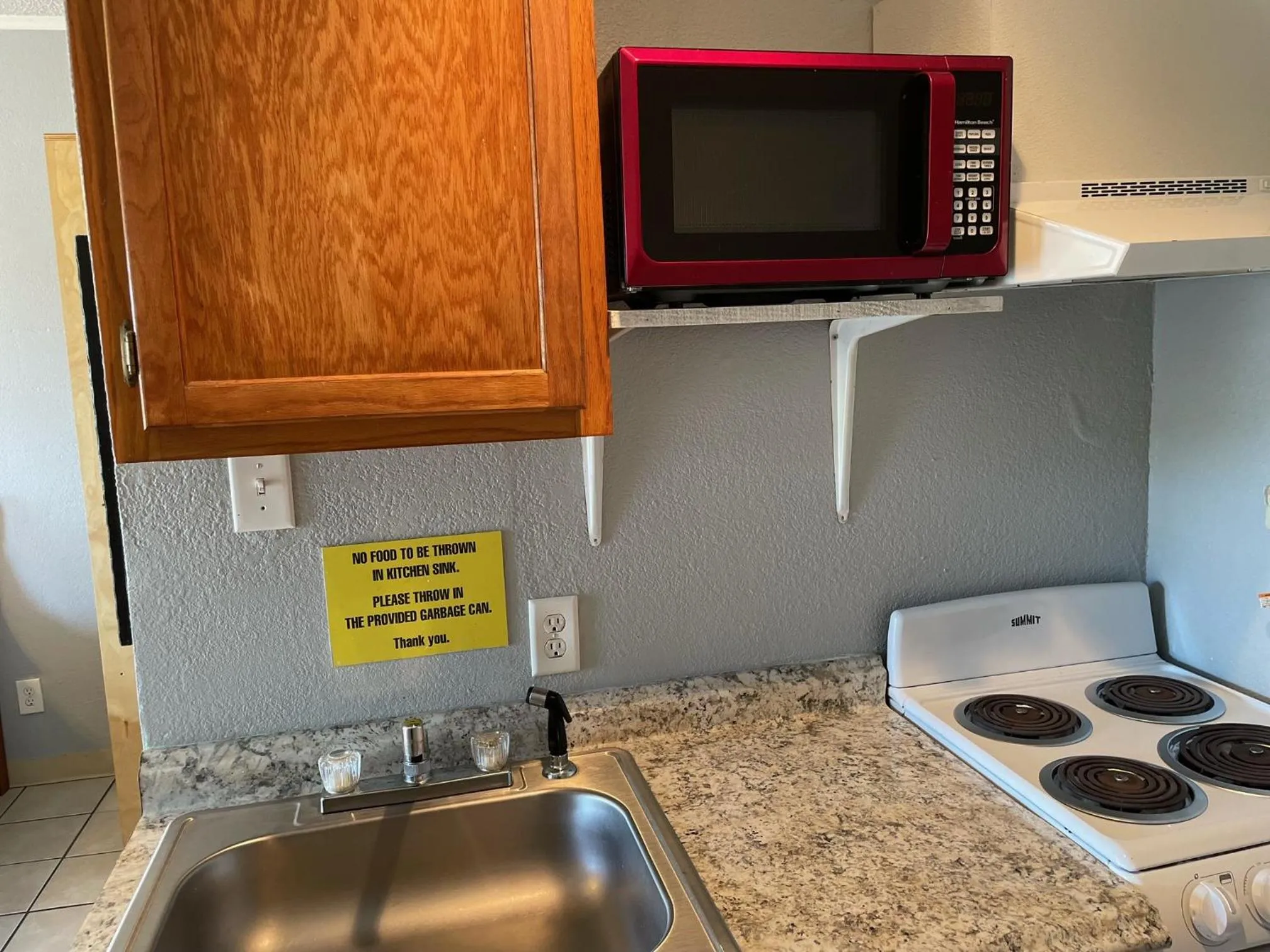 Kitchen or kitchenette in Southwind Inn