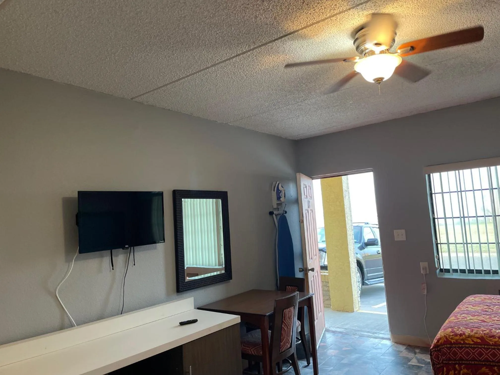 TV and multimedia in Southwind Inn