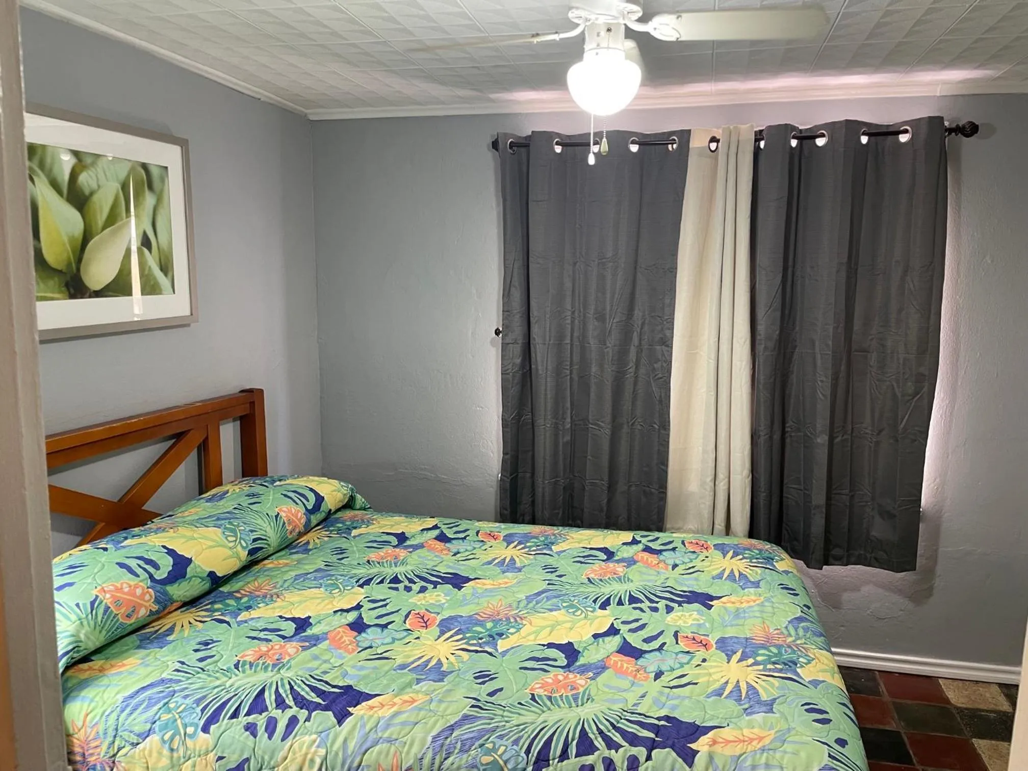 Bedroom, Bed in Southwind Inn