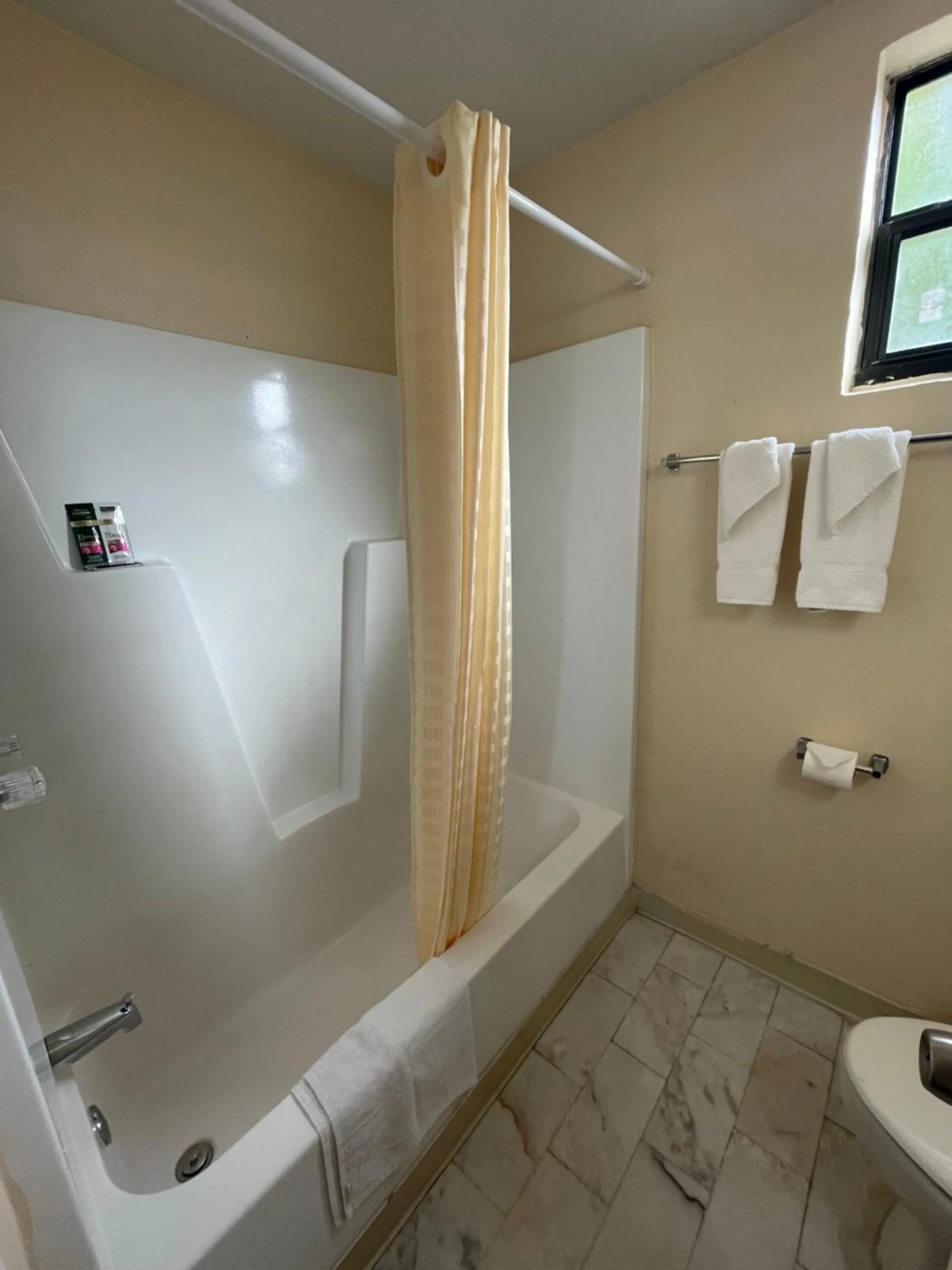 Bathroom in Southwind Inn