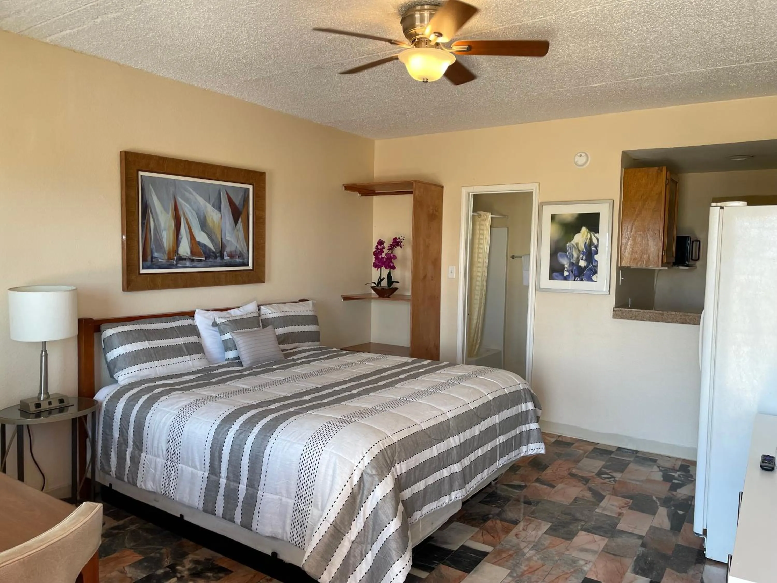 King Room with Sea View in Southwind Inn