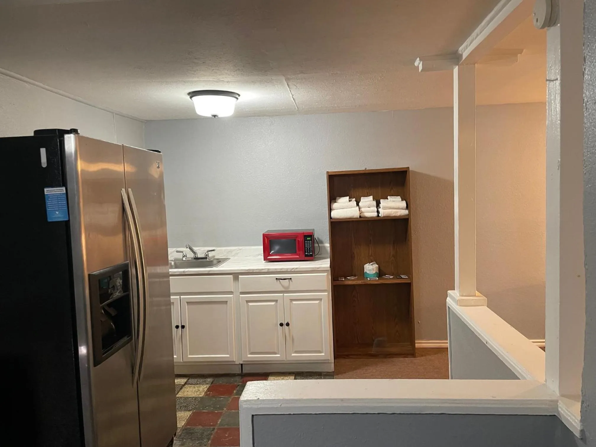 Kitchen or kitchenette in Southwind Inn