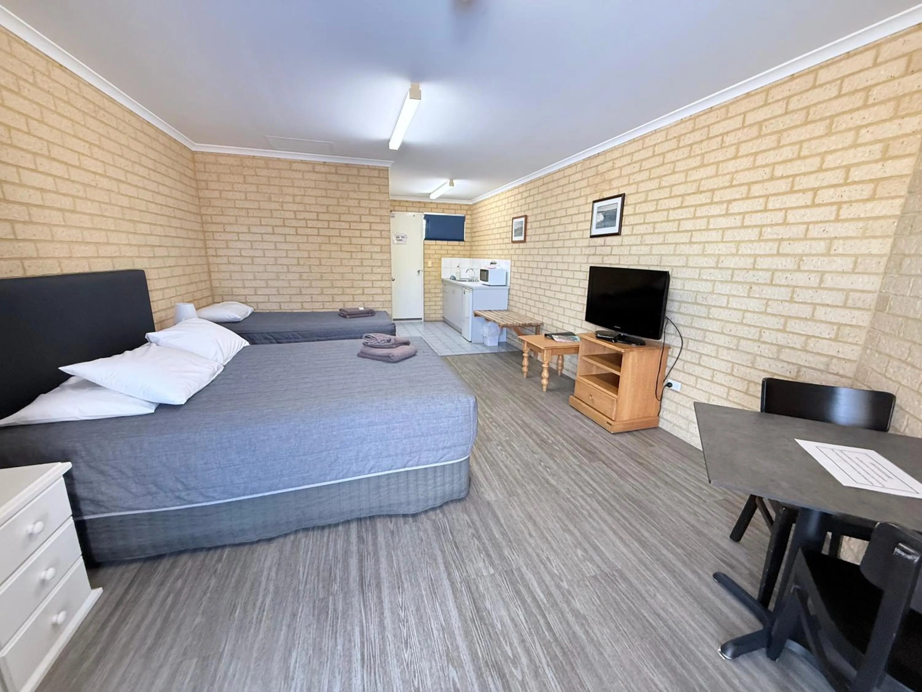 Photo of the whole room, Bed in Kalbarri Seafront Villas