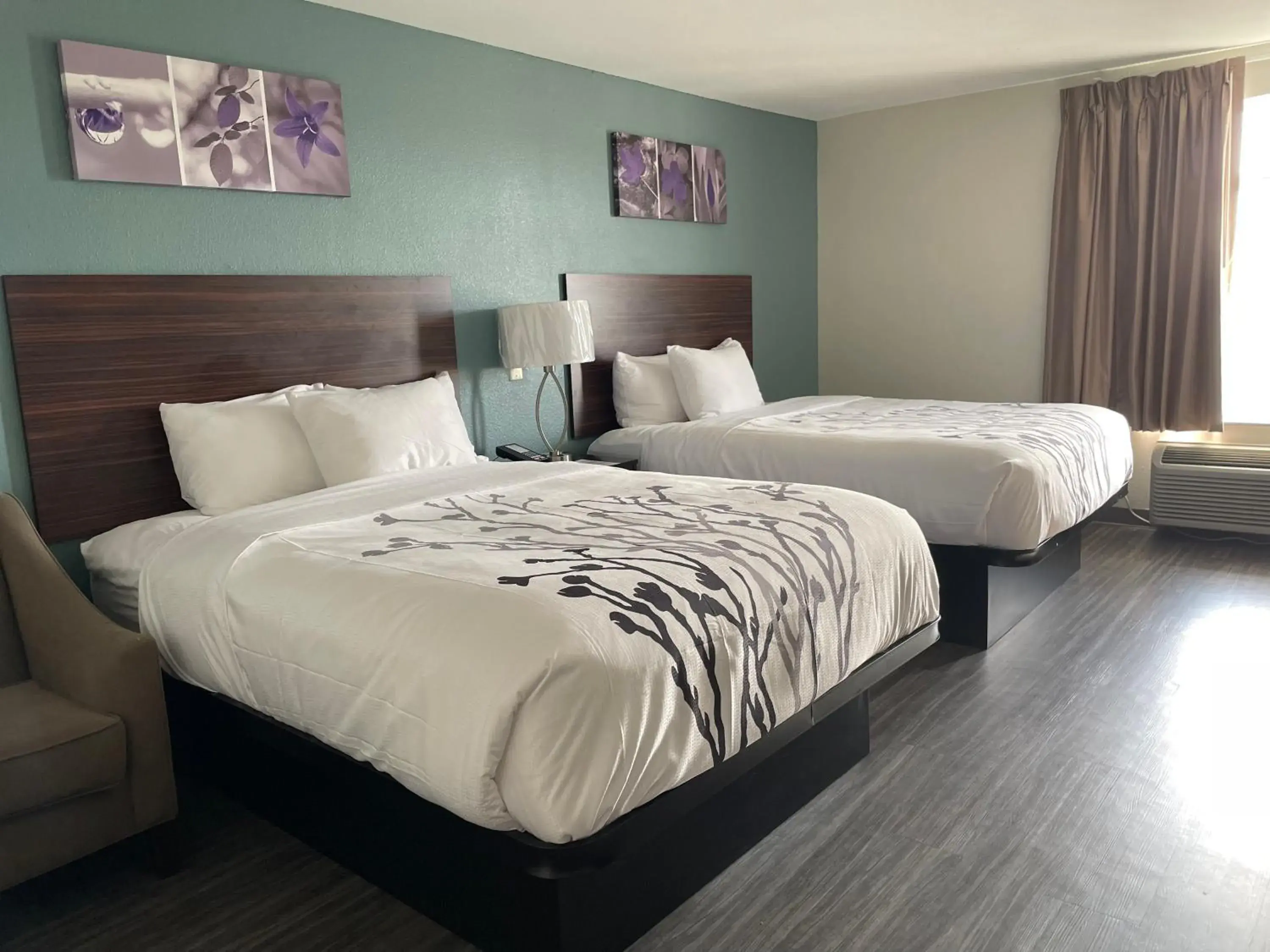 Bed in Sleep Inn & Suites Bed in Sleep Inn & Suites