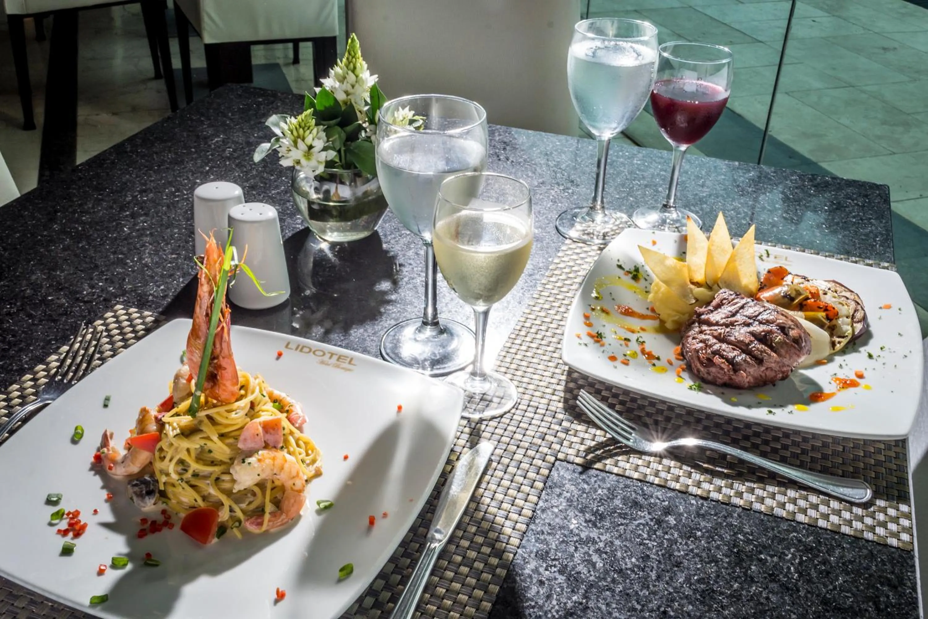 Restaurant/places to eat in Lidotel Valencia