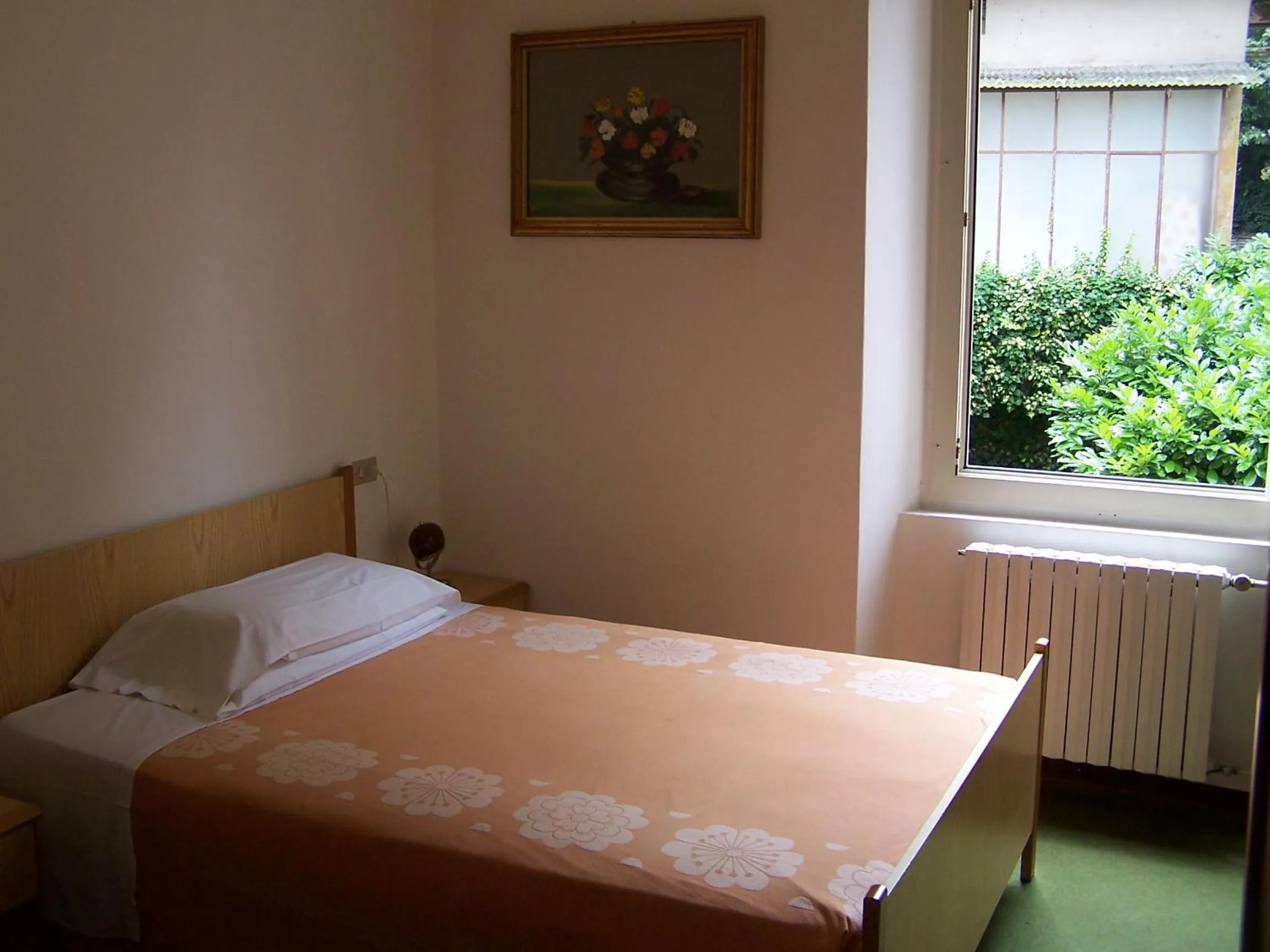 Day, Bed in Albergo Corona