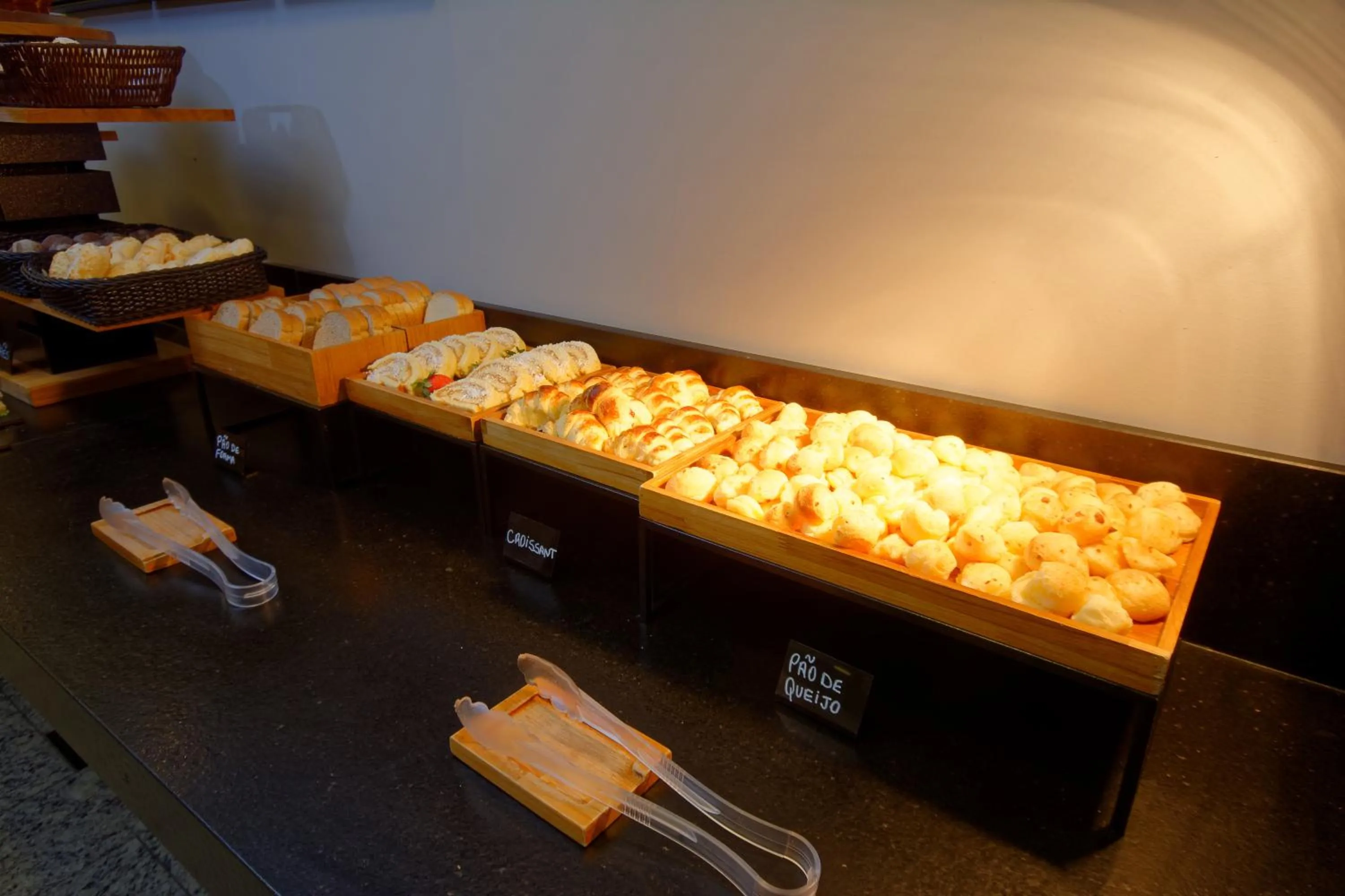 Buffet breakfast in Fênix Hotel Moema