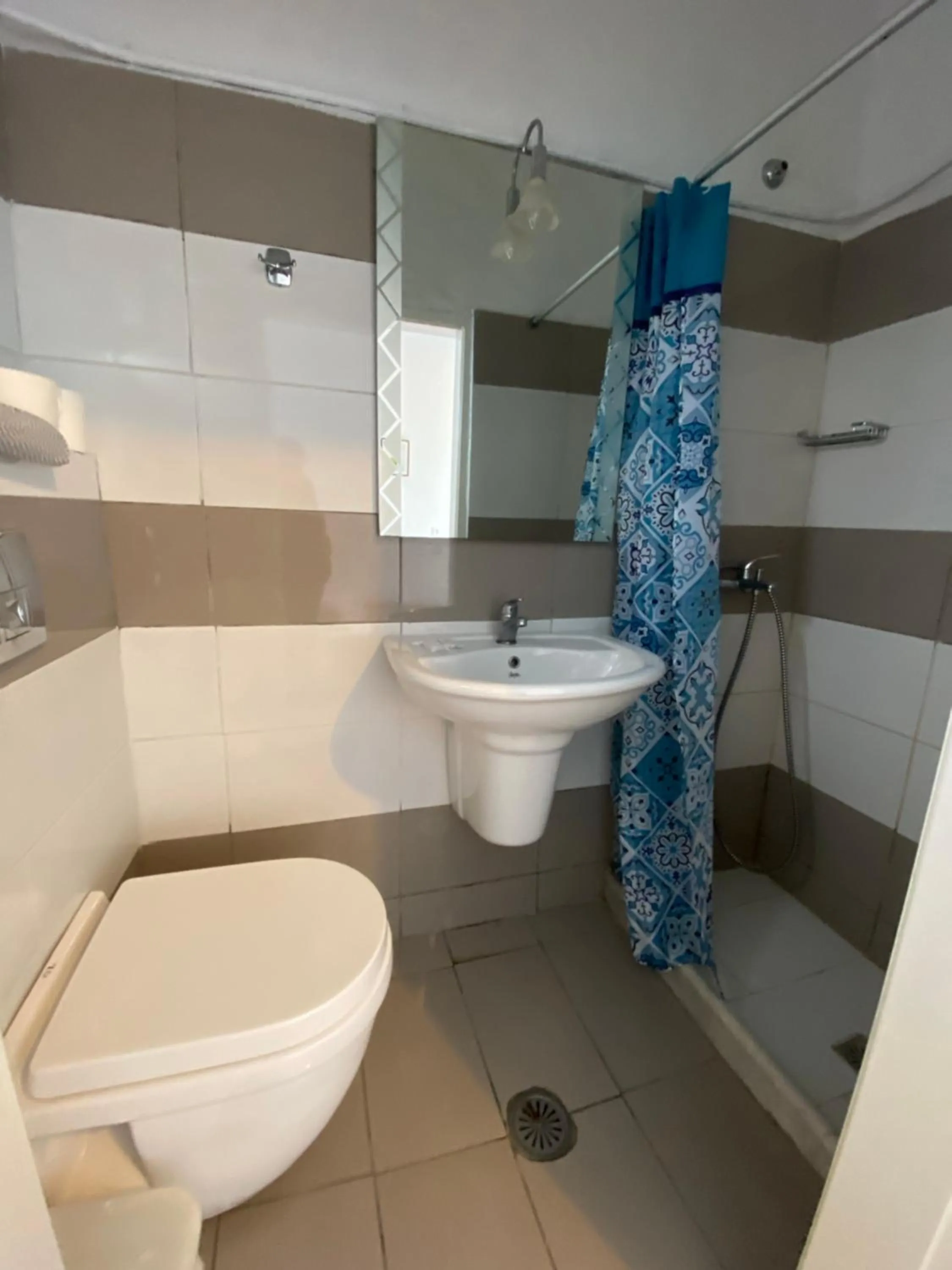 Shower in Stella Nomikou Apartments