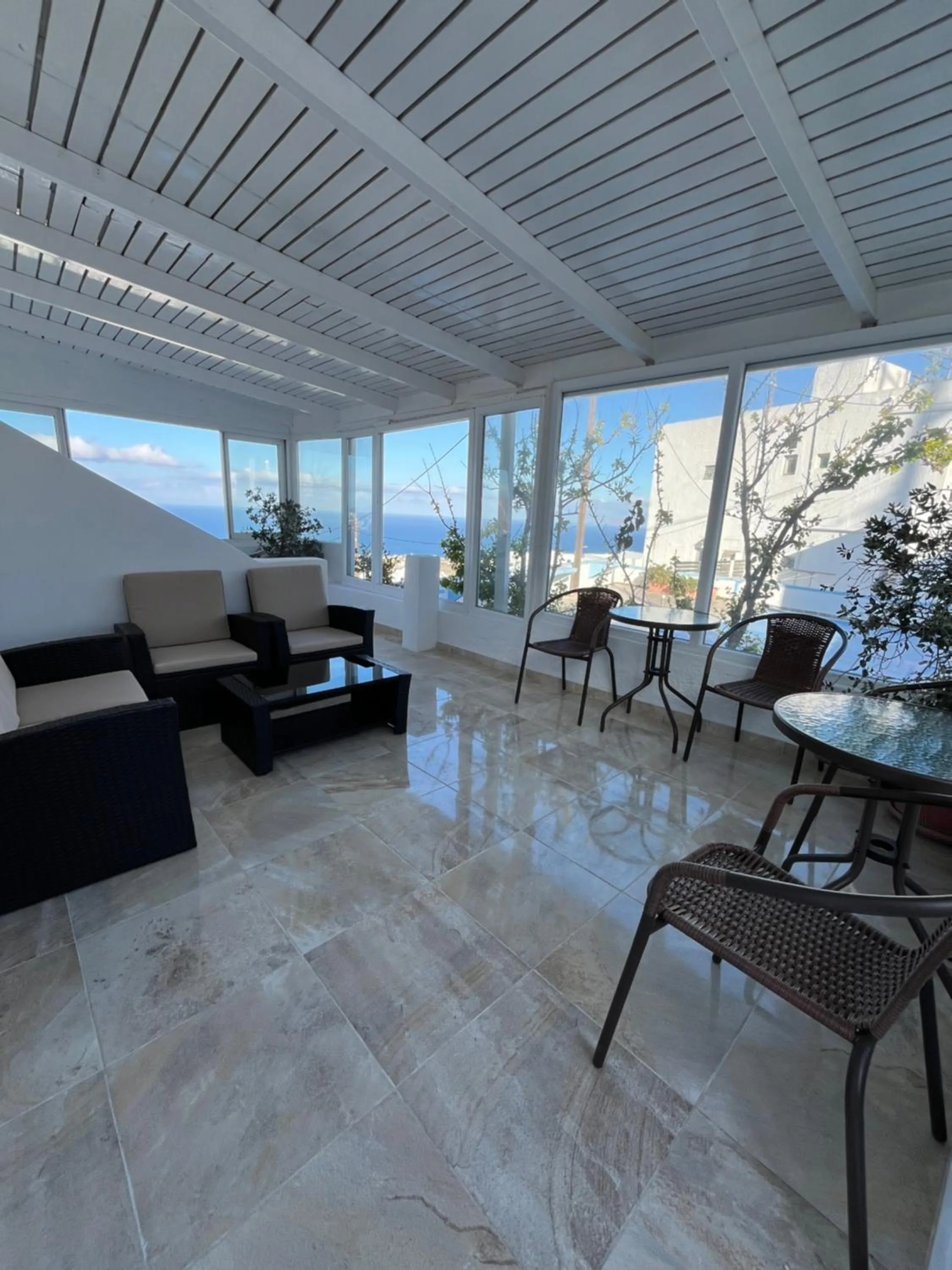 Communal lounge/ TV room in Stella Nomikou Apartments