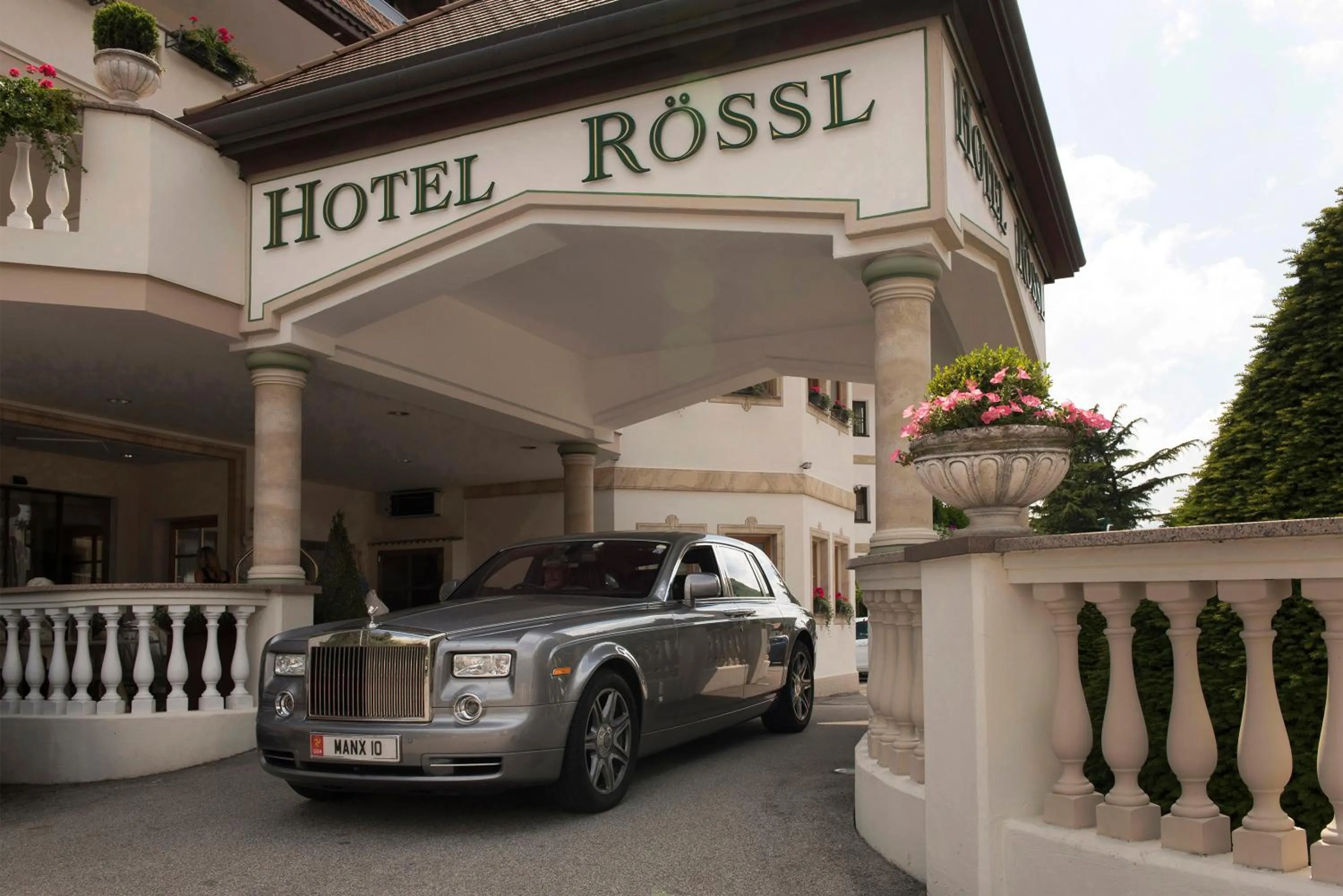 Facade/entrance in Hotel Rössl