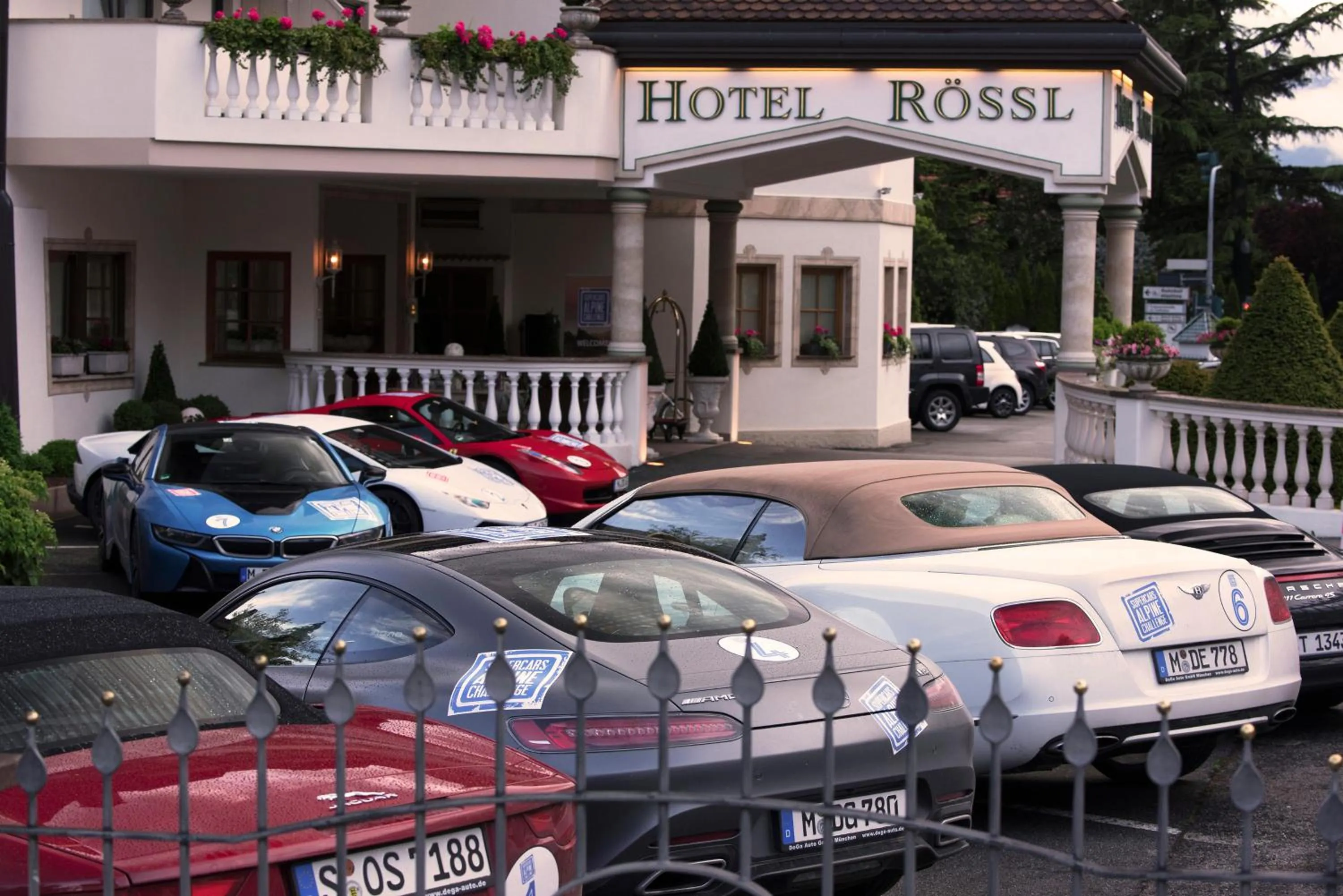 Facade/entrance in Hotel Rössl
