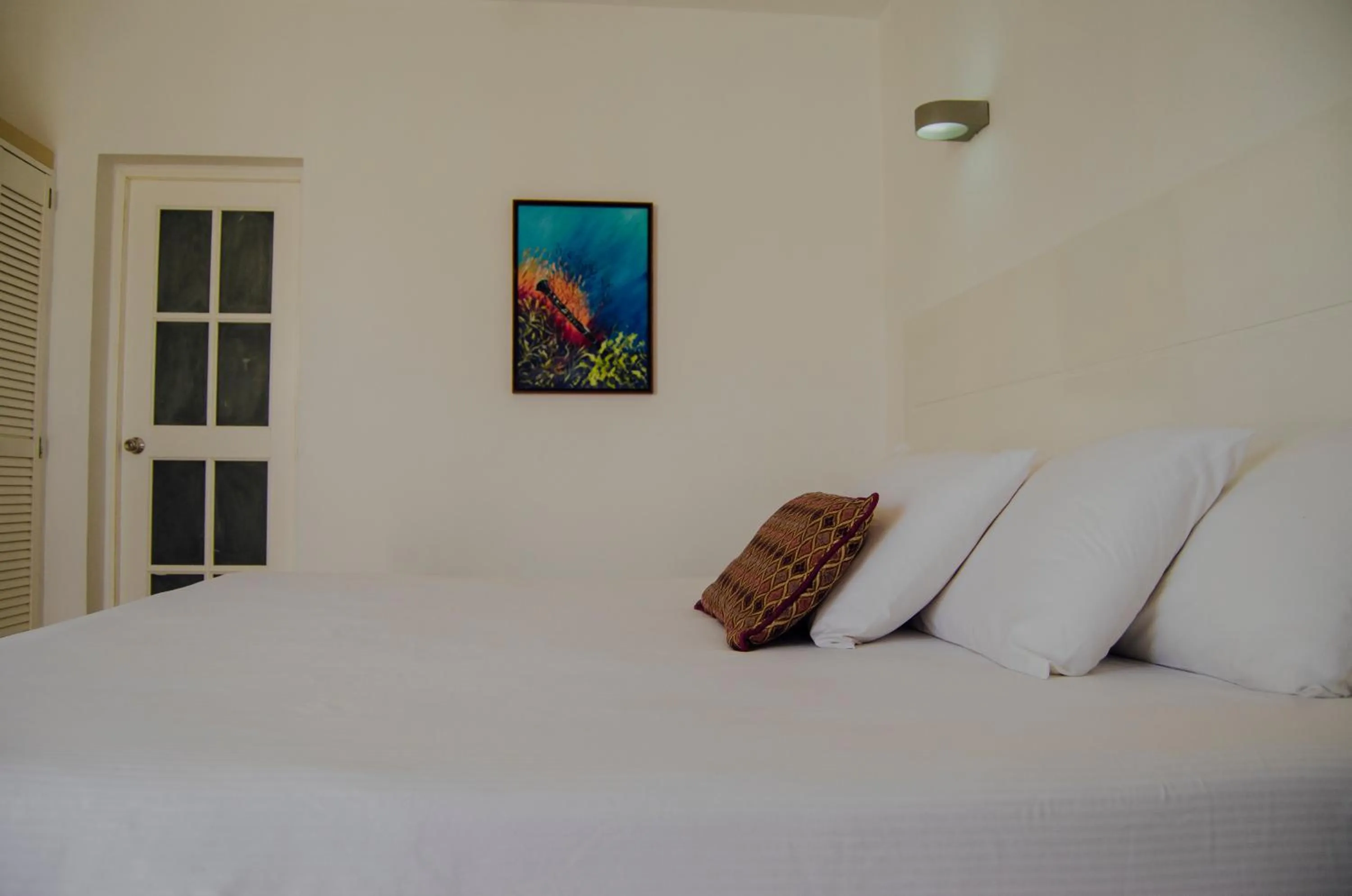 Bed in Agua Dorada Beach Hotel By Lidotel