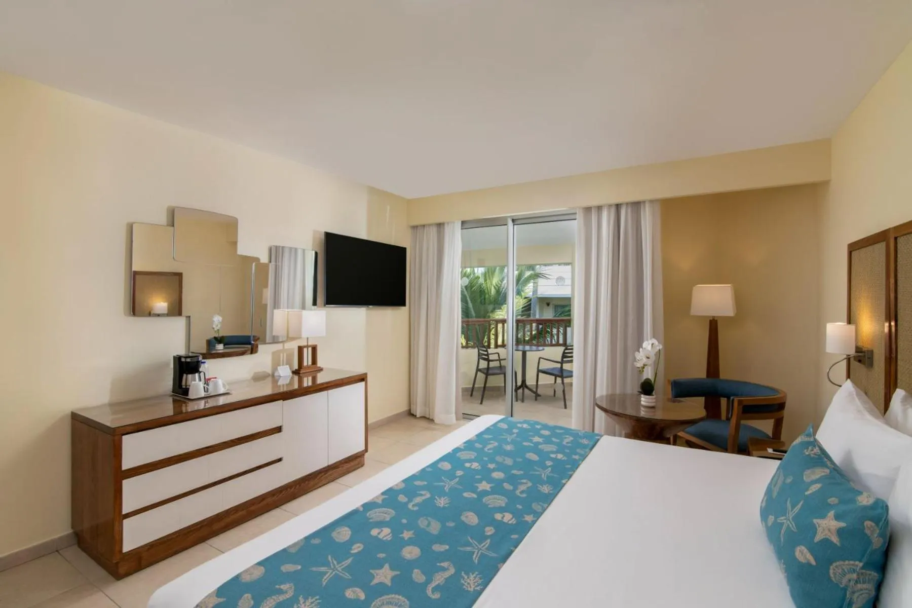 Bed in Impressive Punta Cana - All Inclusive