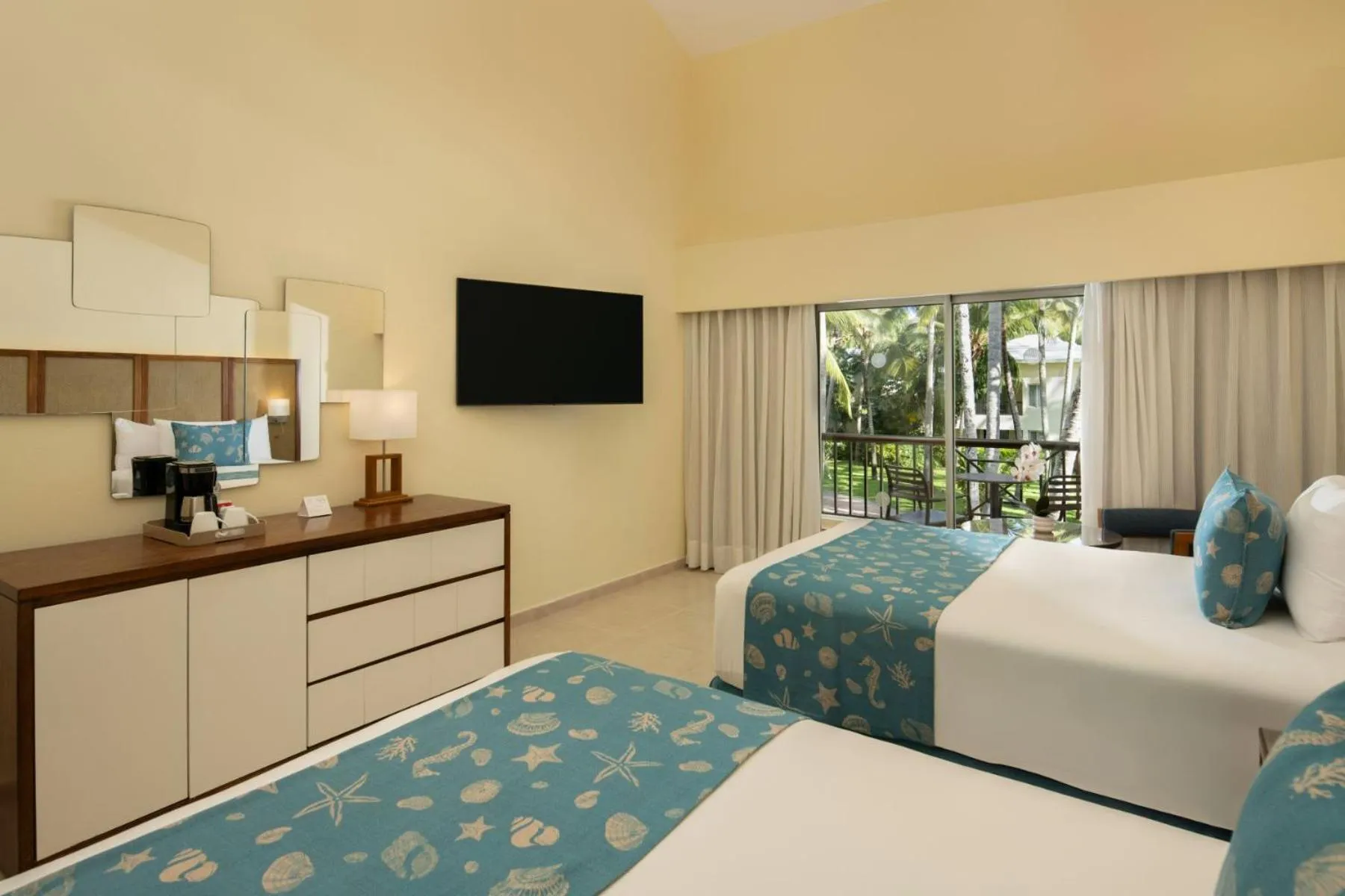 Bed in Impressive Punta Cana - All Inclusive