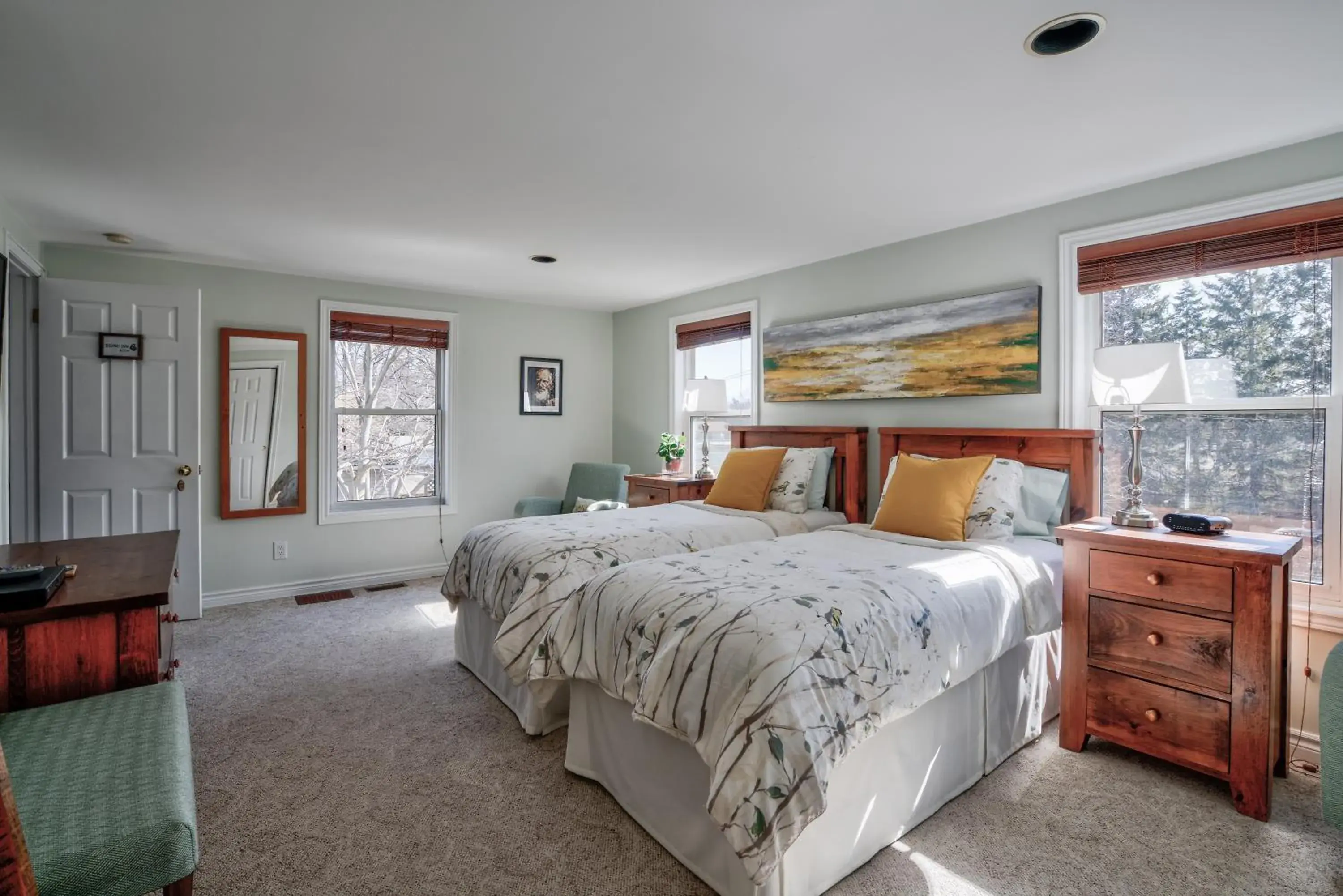 King or Twin Room in Finlay House Bed and Breakfast Niagara - on - the - Lake King or Twin Room in Finlay House Bed and Breakfast Niagara - on - the - Lake