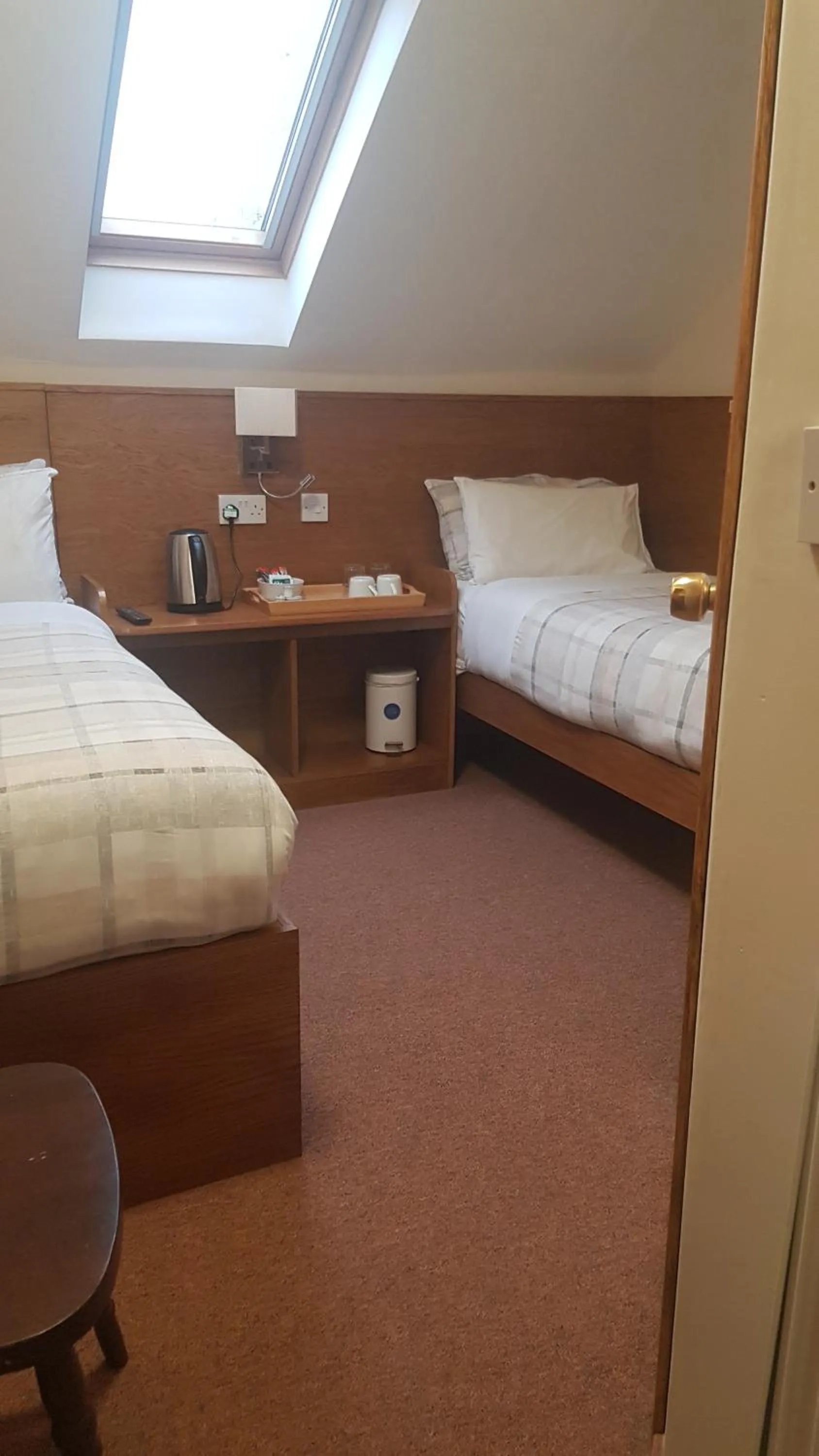 Bed in Edinburgh House Hotel