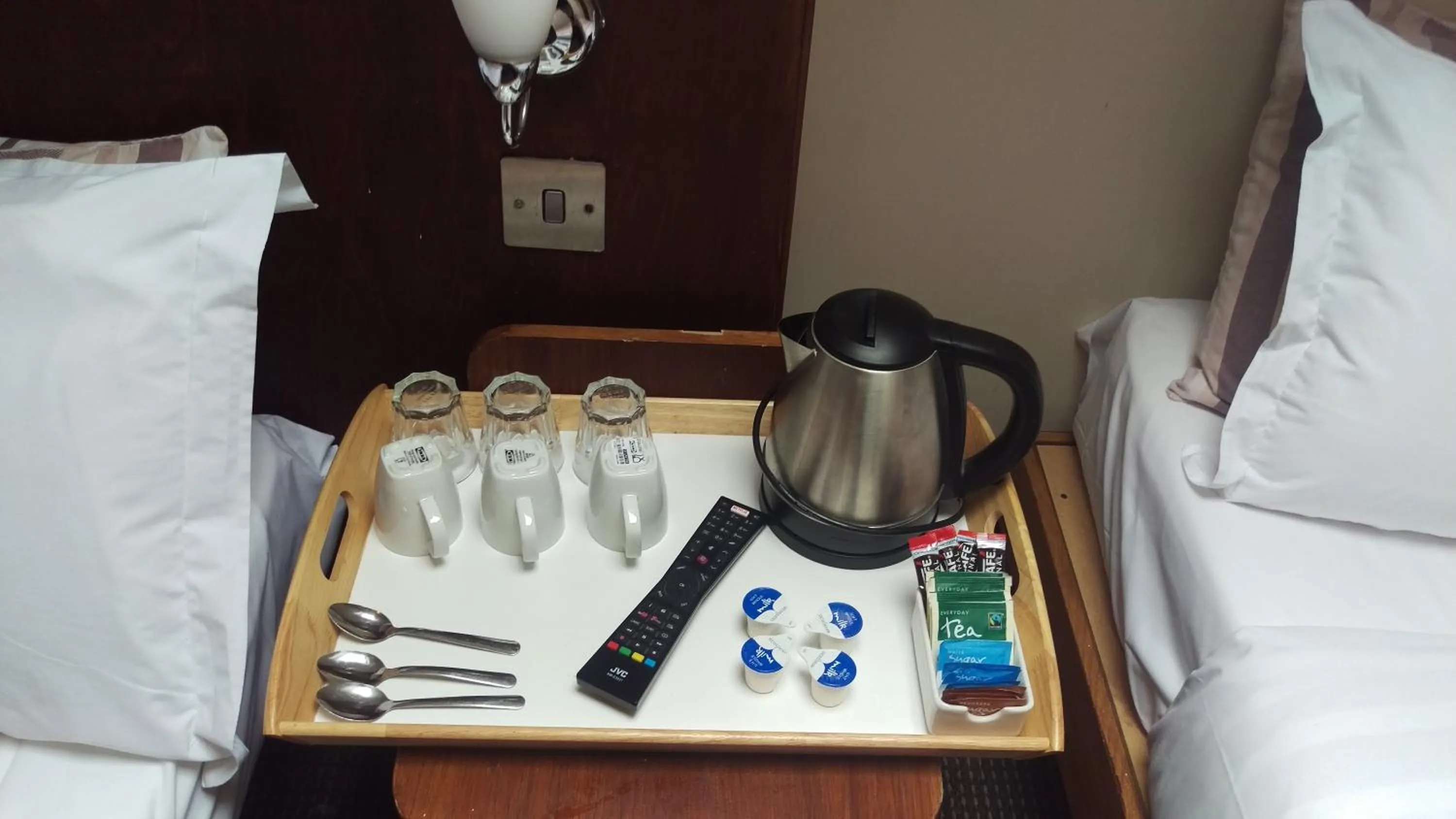 Coffee/tea facilities, Bed in Edinburgh House Hotel