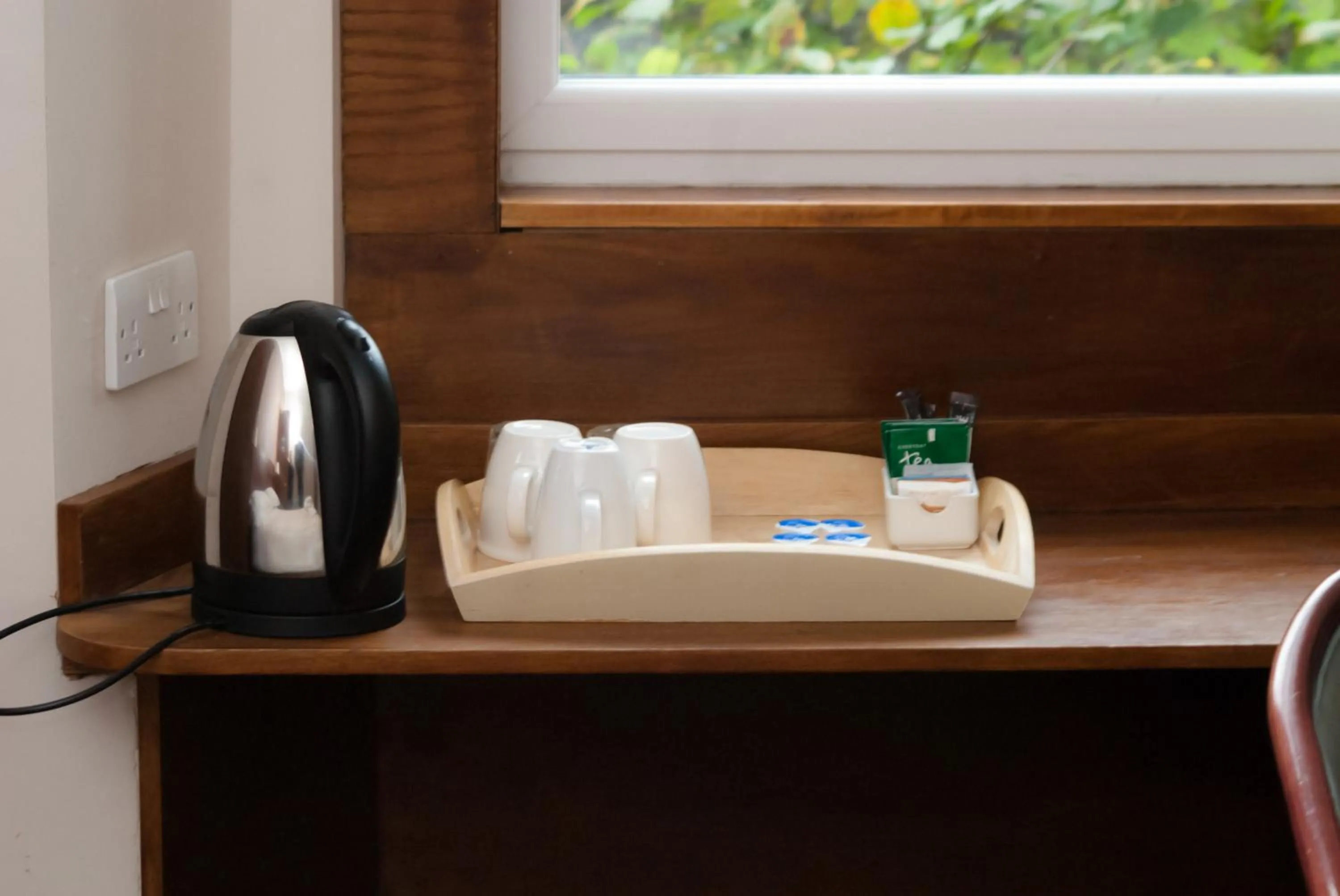 Coffee/tea facilities in Edinburgh House Hotel