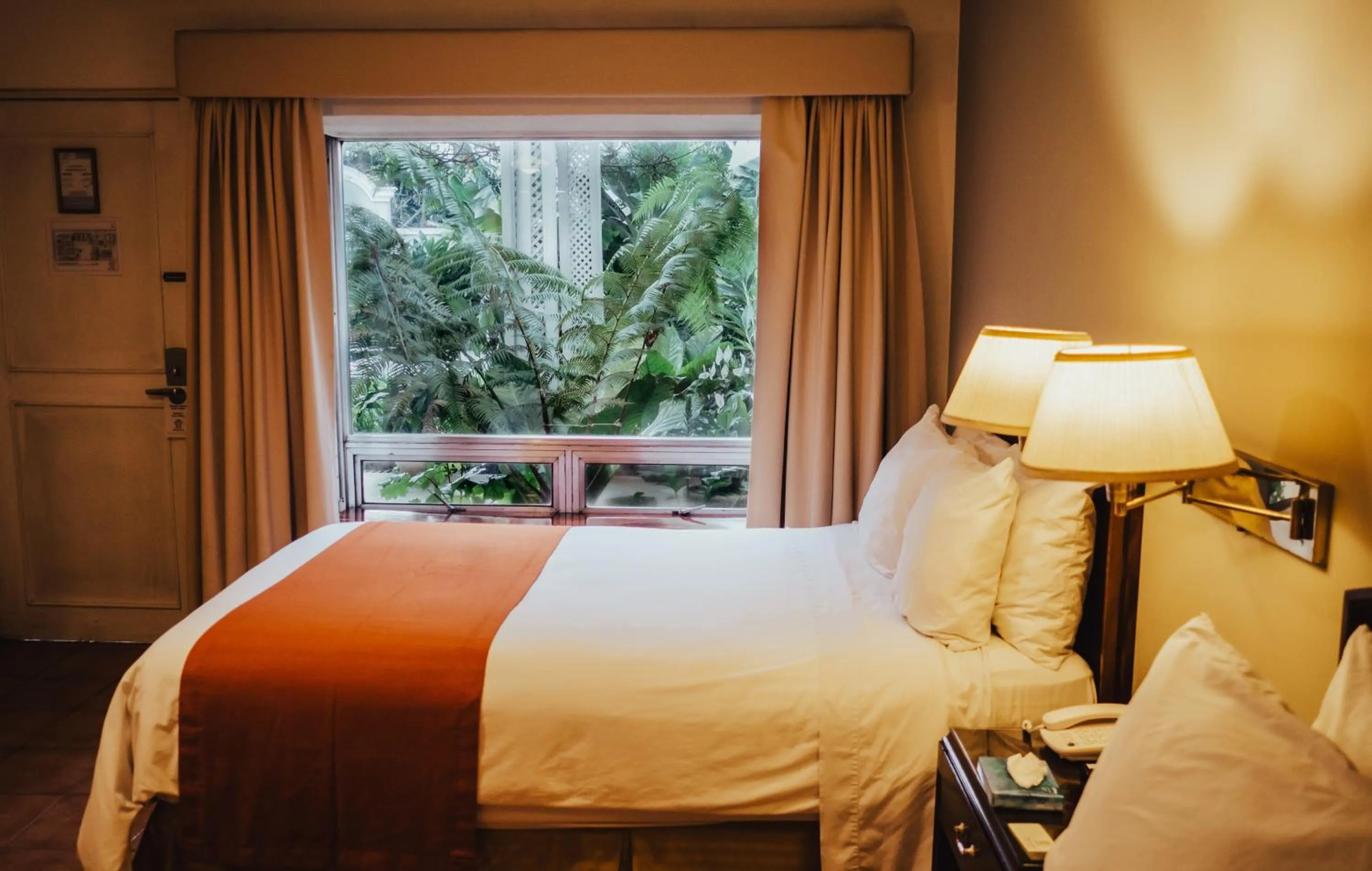 Bedroom, Bed in Hotel San Carlos