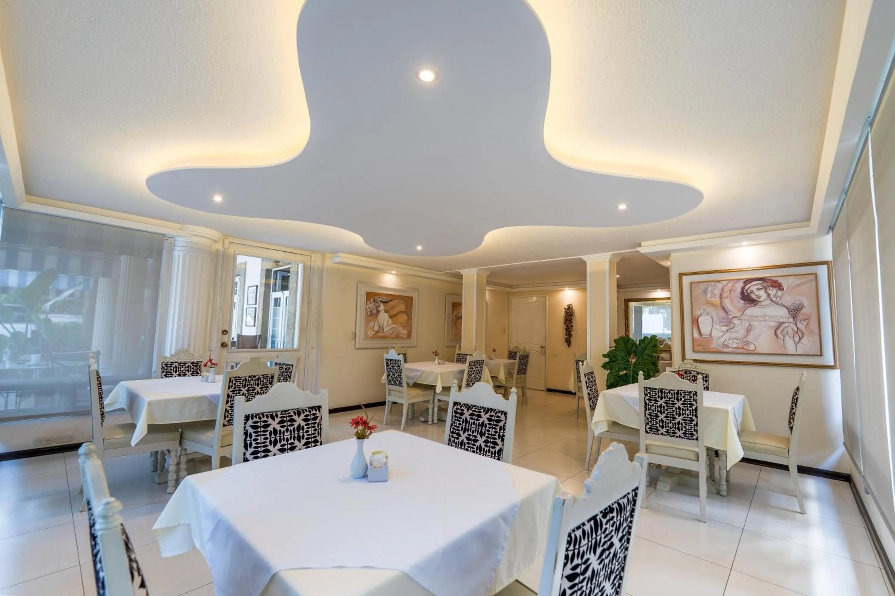 Restaurant/places to eat in Hotel San Carlos